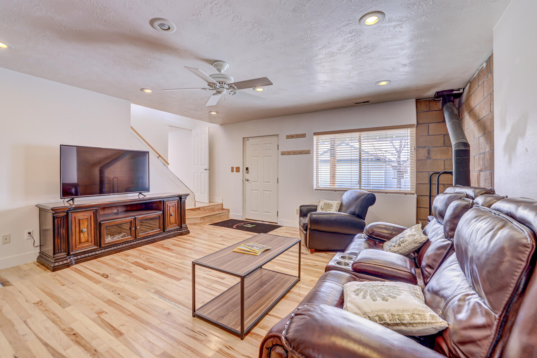 1115 E Cedar Highlands Dr 