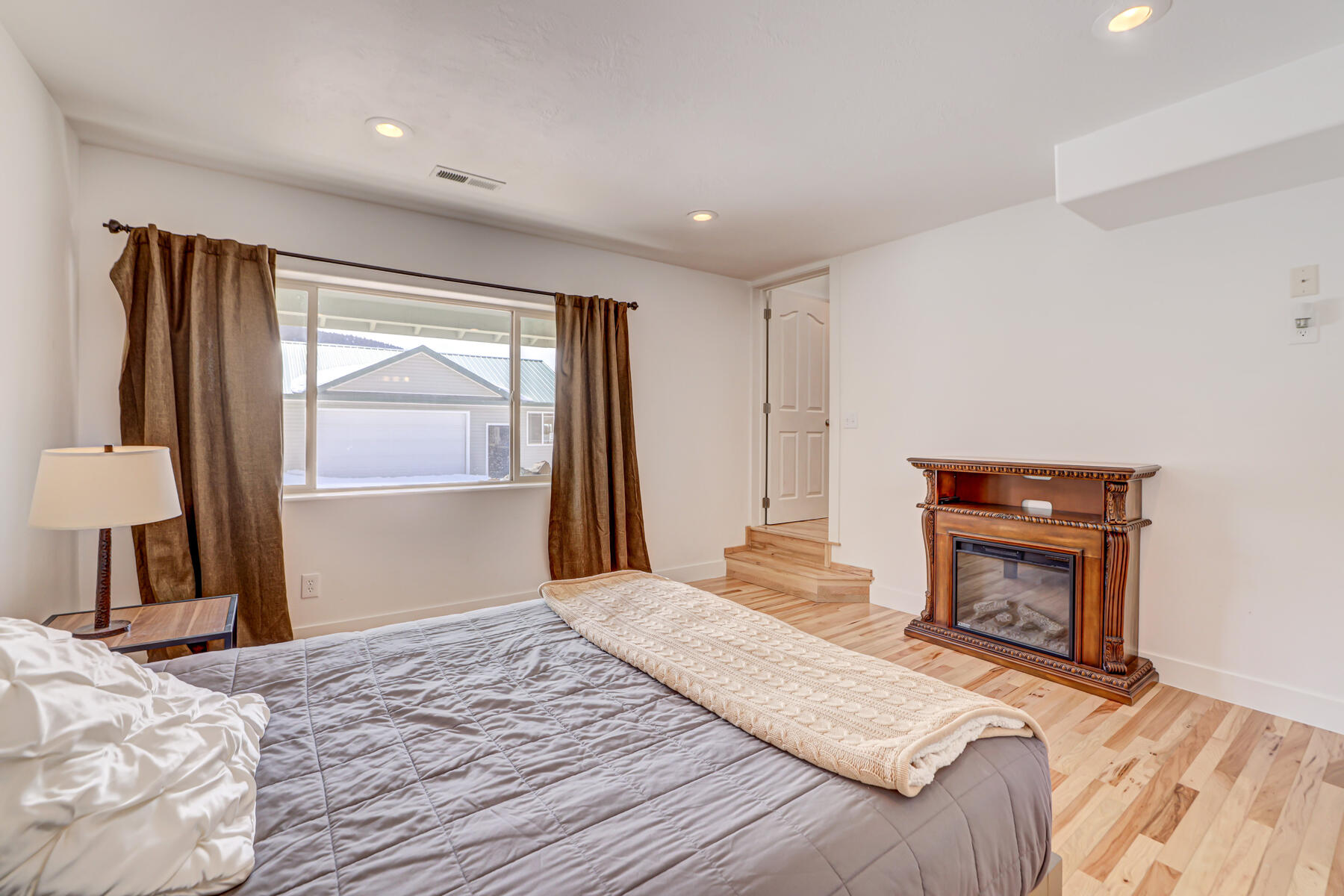 1115 E Cedar Highlands Dr 
