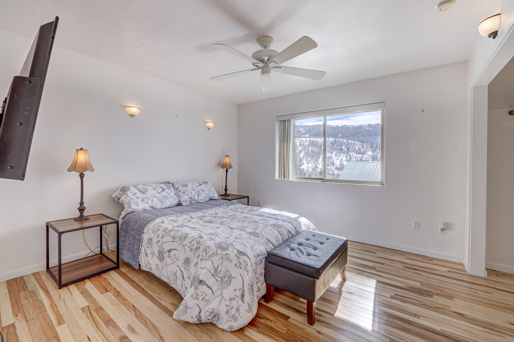 1115 E Cedar Highlands Dr 