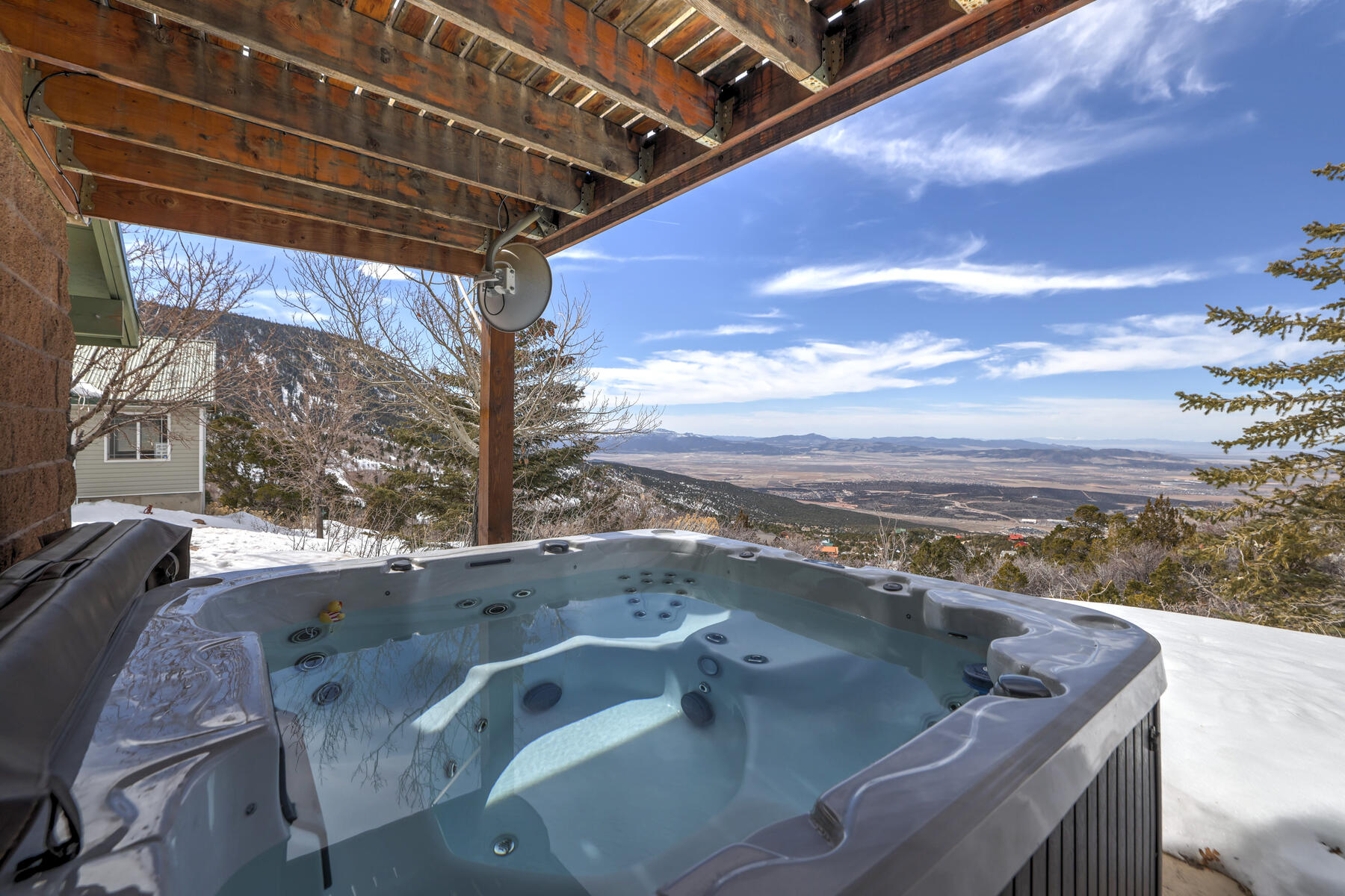 1115 E Cedar Highlands Dr 