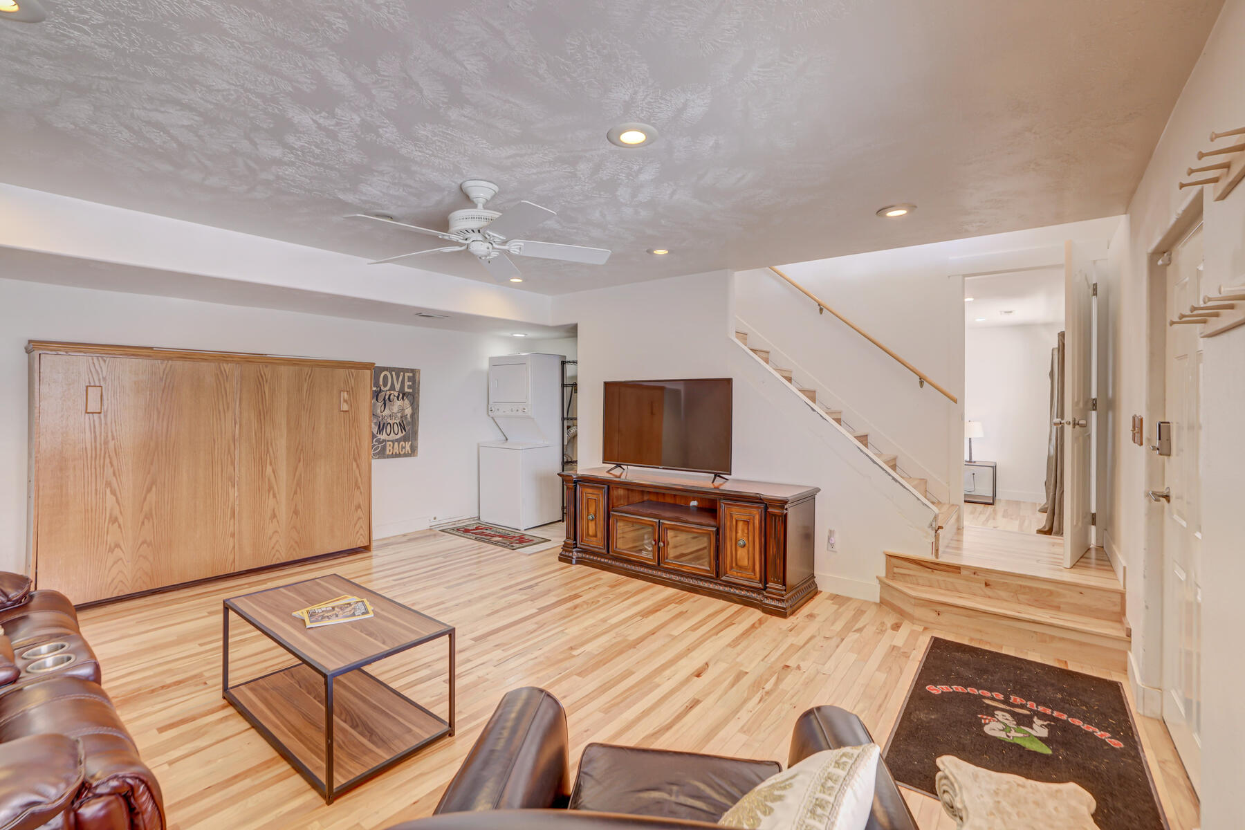 1115 E Cedar Highlands Dr 