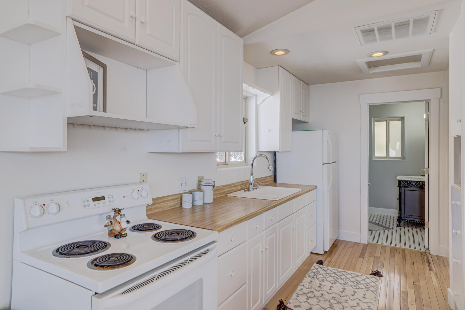 1115 E Cedar Highlands Dr 