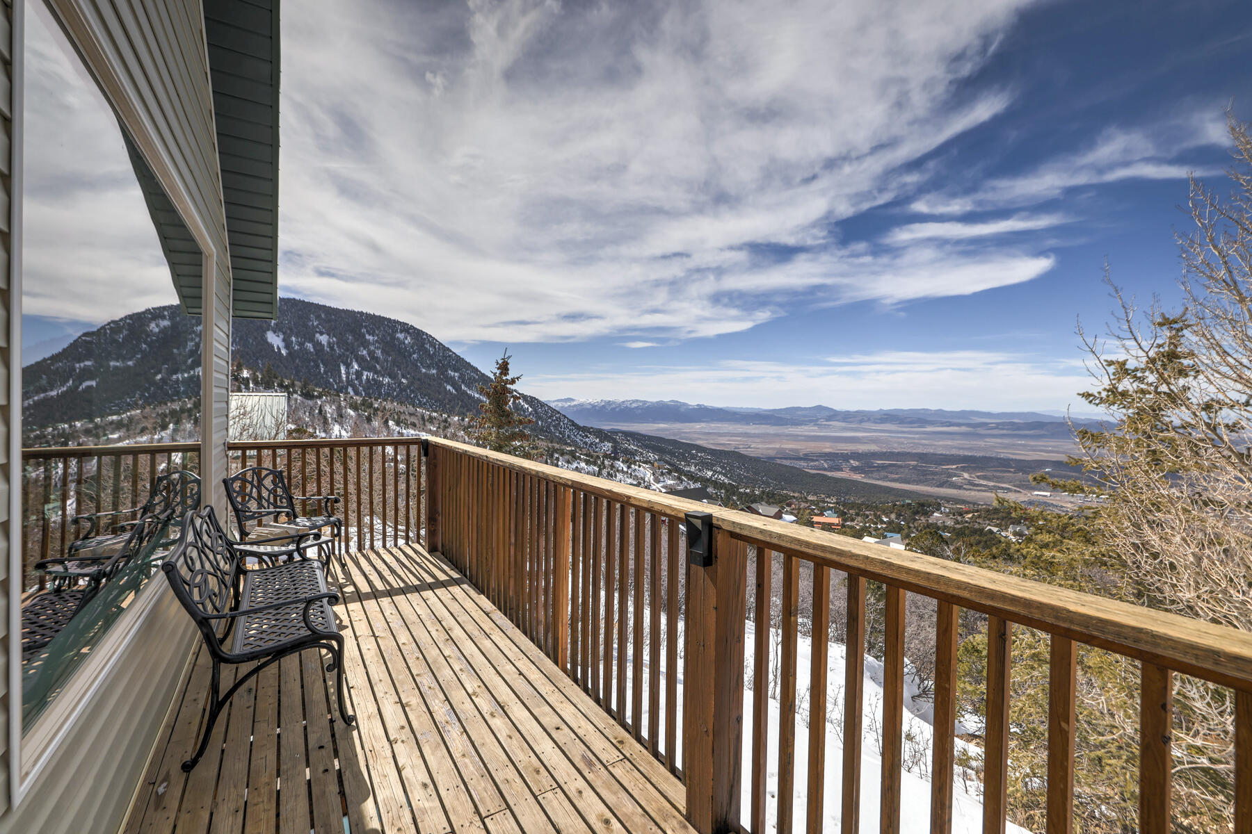 1115 E Cedar Highlands Dr 