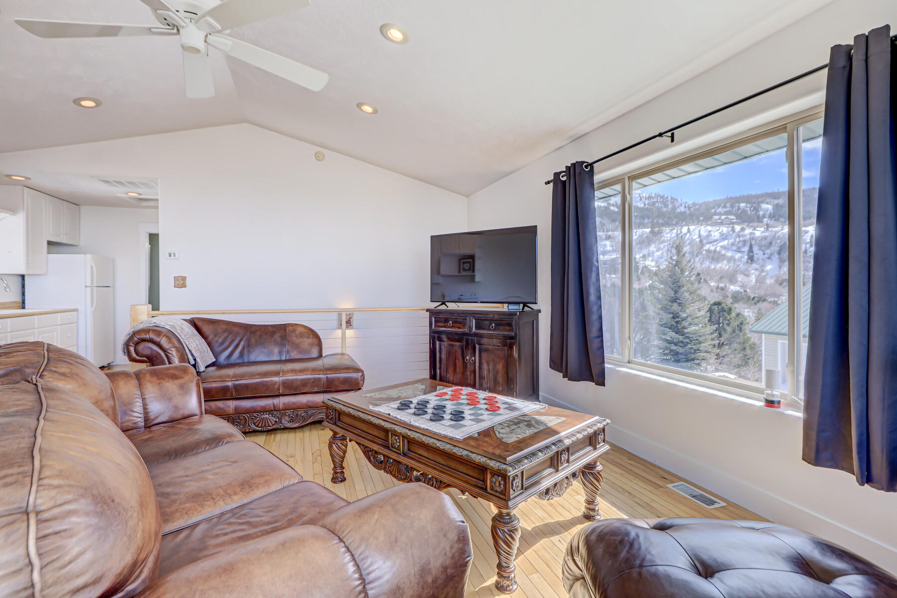 1115 E Cedar Highlands Dr 