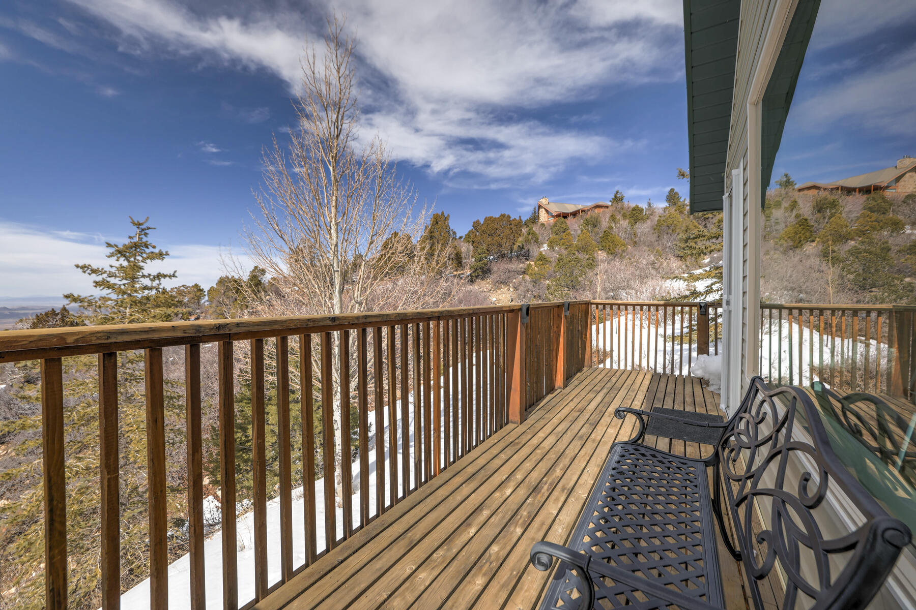 1115 E Cedar Highlands Dr 