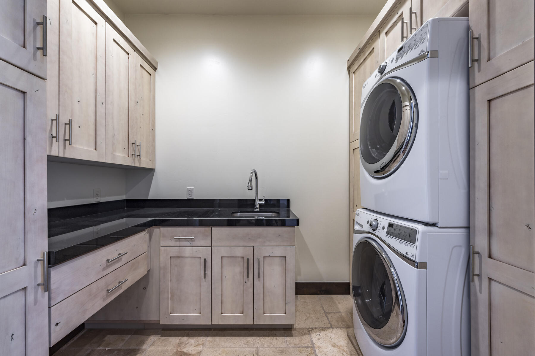 4213 W Moose Hollow Rd