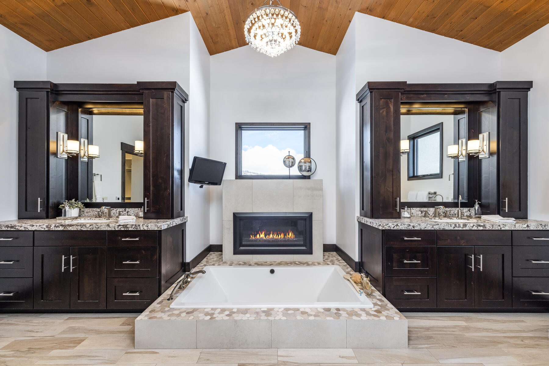 4213 W Moose Hollow Rd