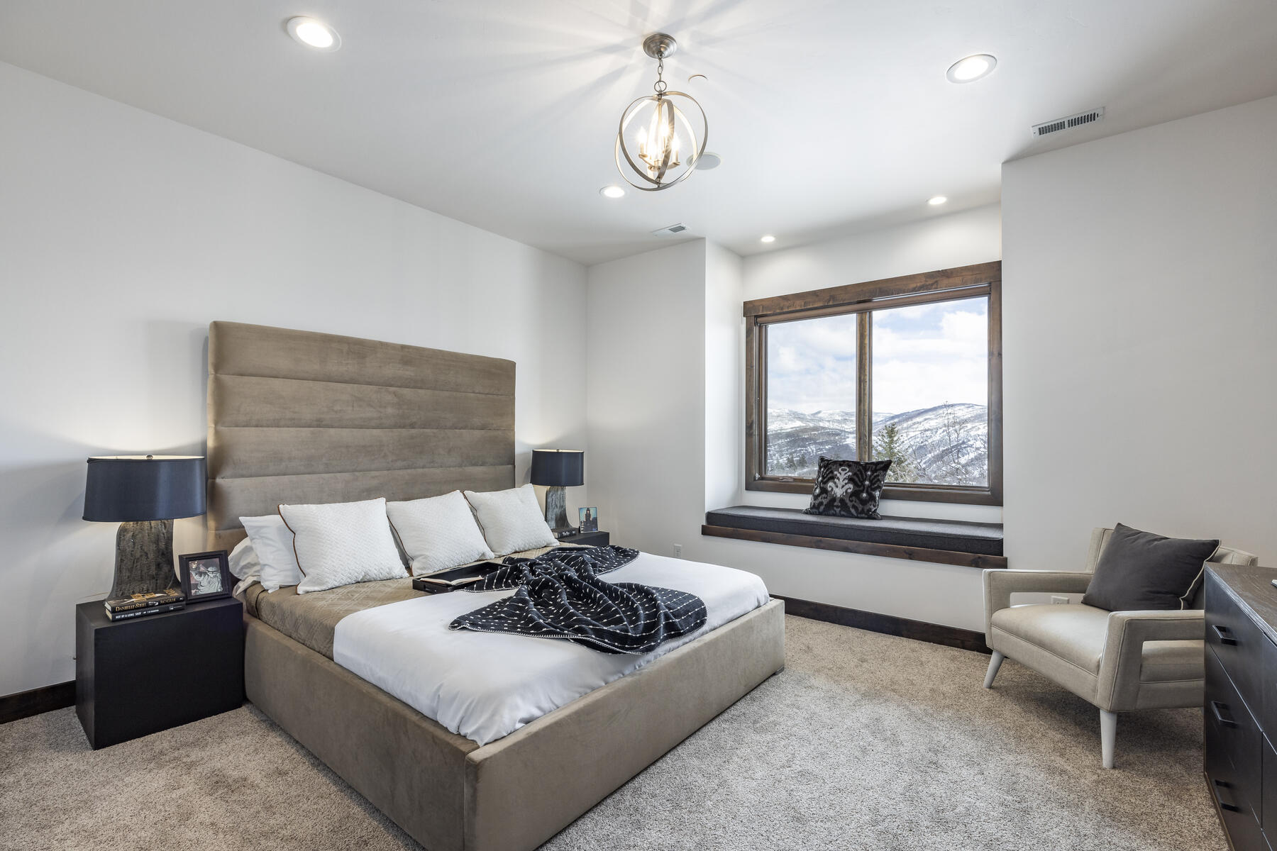 4213 W Moose Hollow Rd