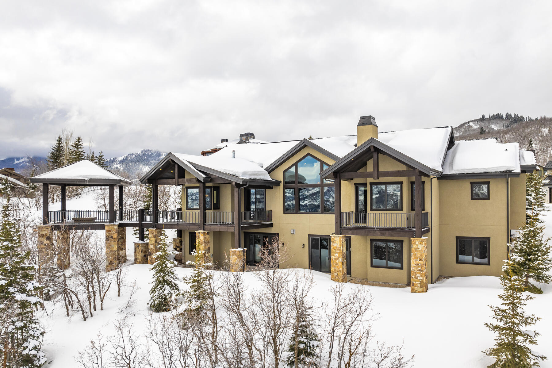 4213 W Moose Hollow Rd