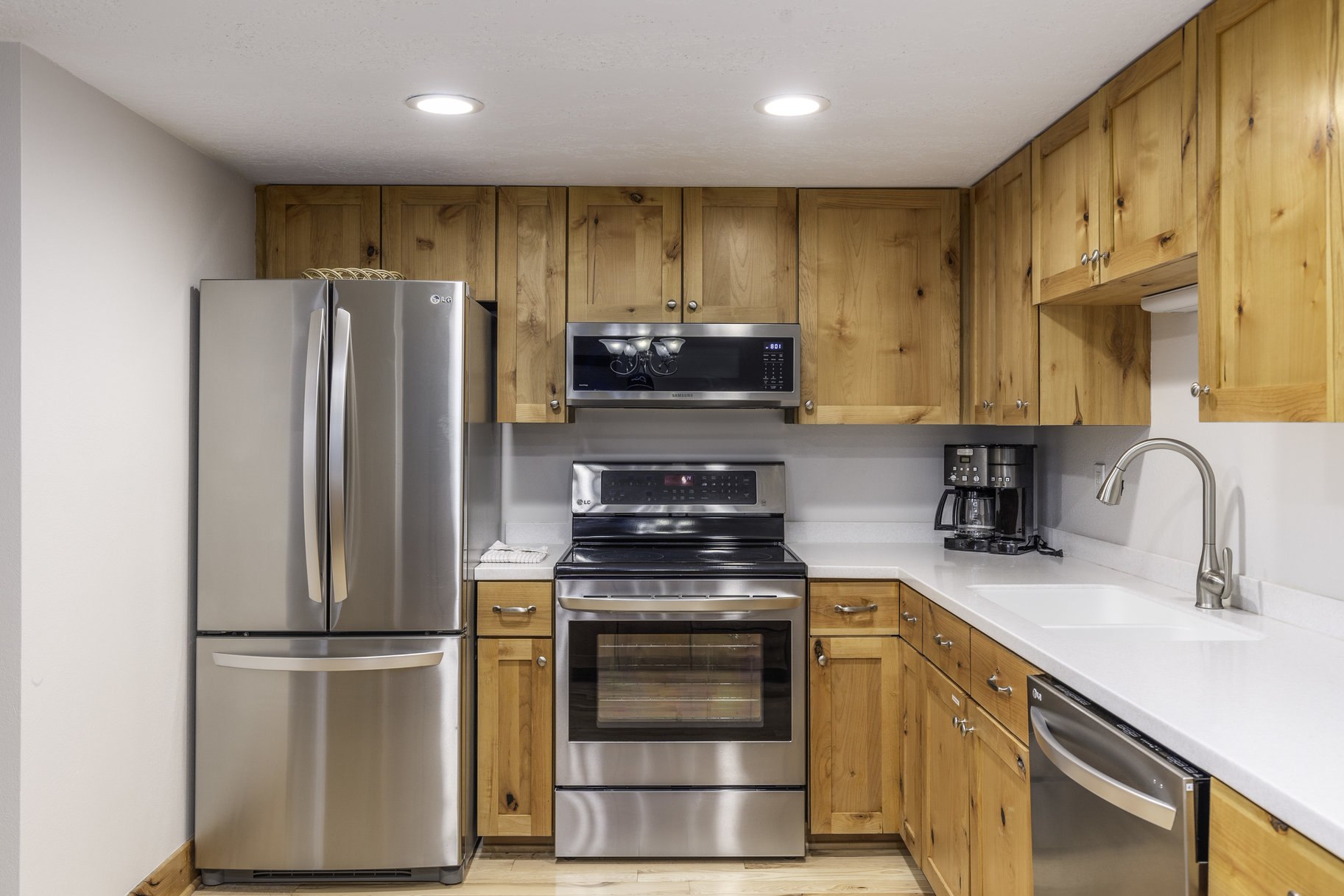 950 Park Ave Unit 136