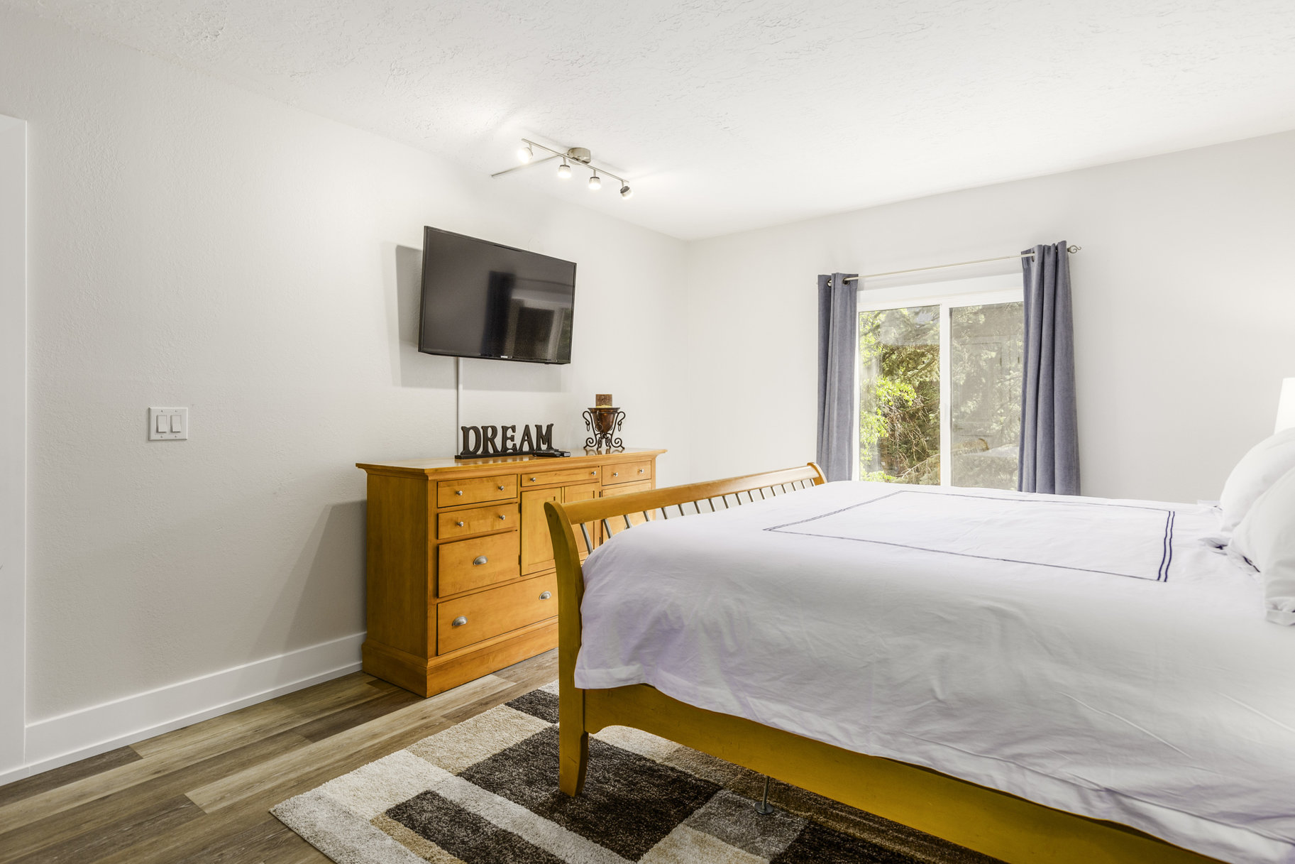 950 Park Ave Unit 136