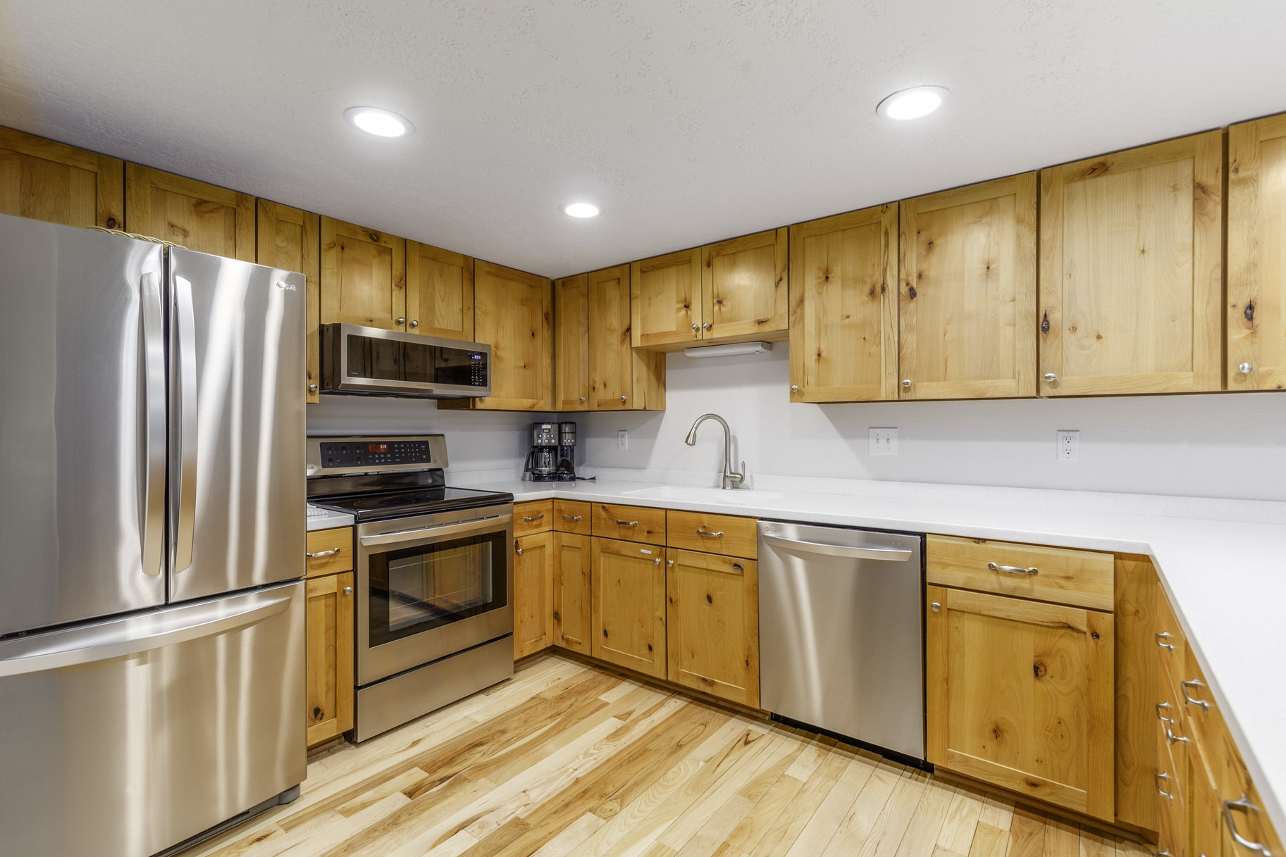 950 Park Ave Unit 136