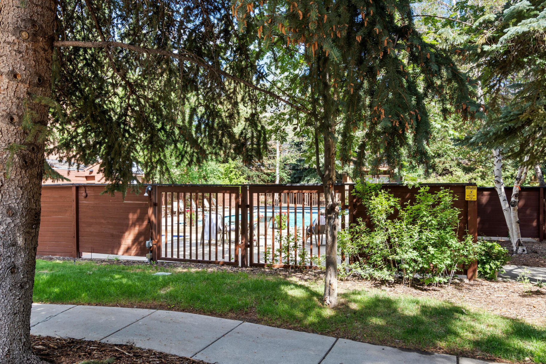 950 Park Ave Unit 136