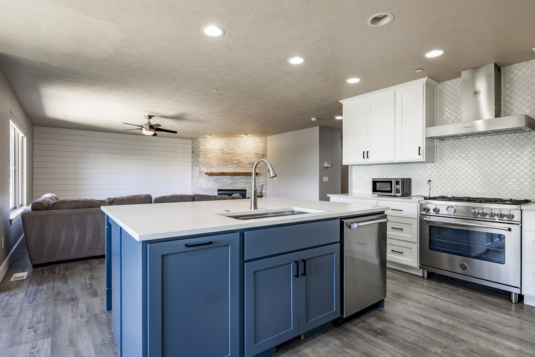 1791 E Longbranch Ct