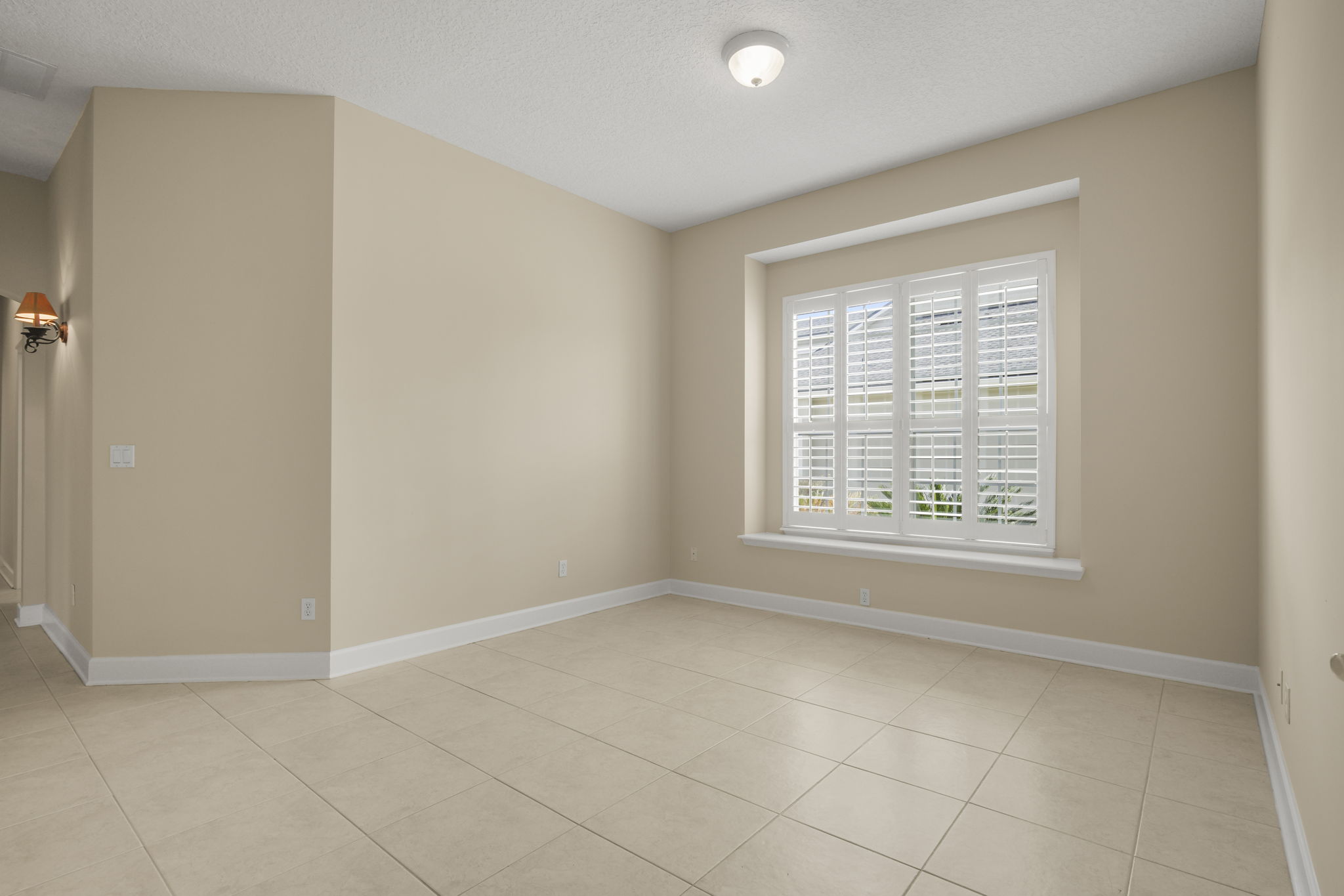 1878 Forest Glen Way 