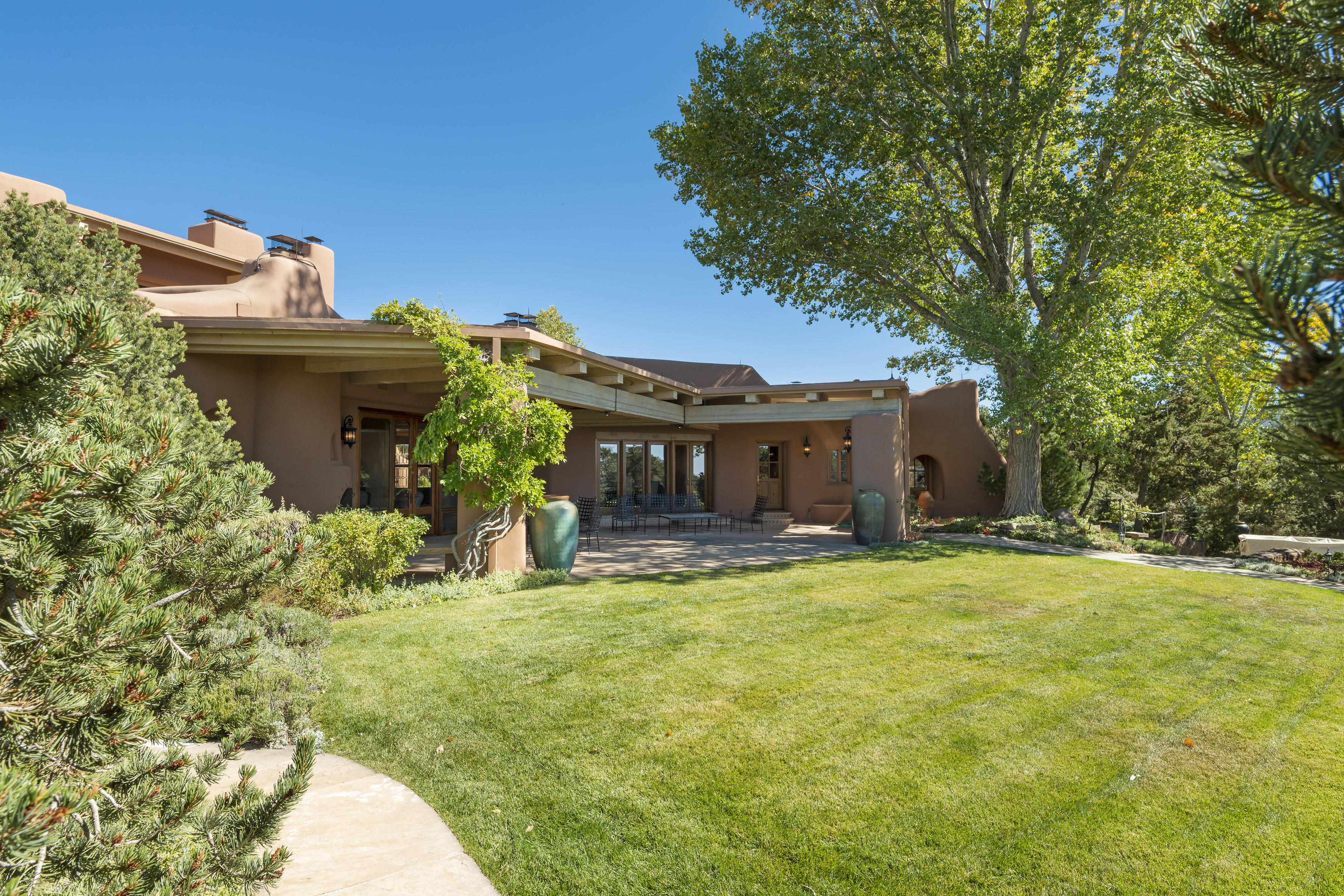 120 Circle Drive + Tract B