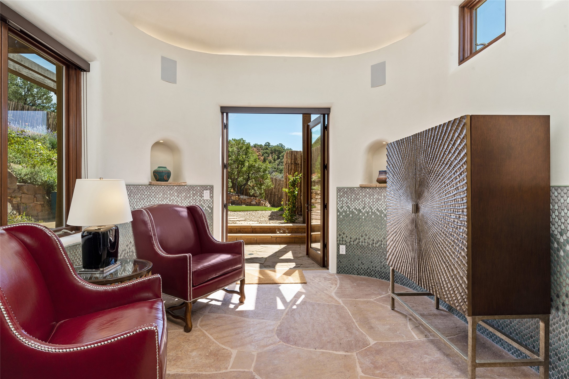 1062 Sierra Del Norte