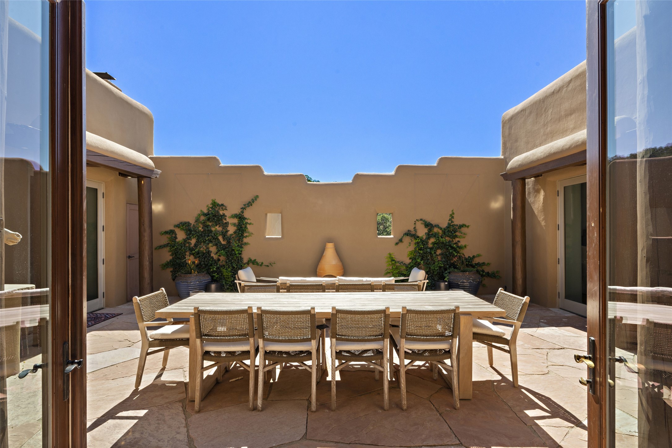 1062 Sierra Del Norte