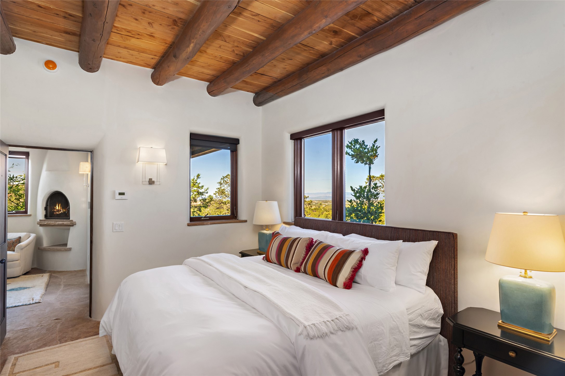 1062 Sierra Del Norte