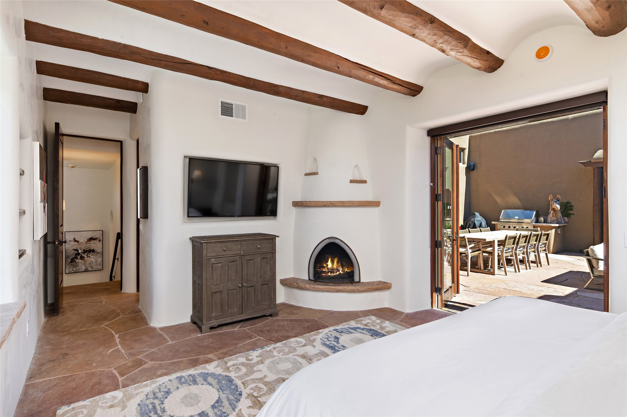 1062 Sierra Del Norte