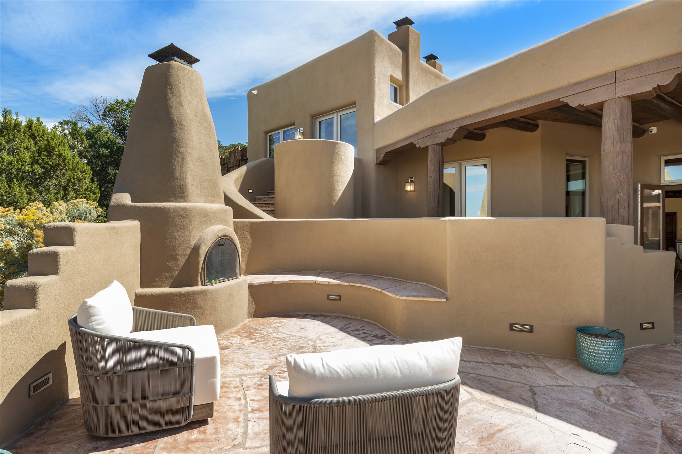 1062 Sierra Del Norte