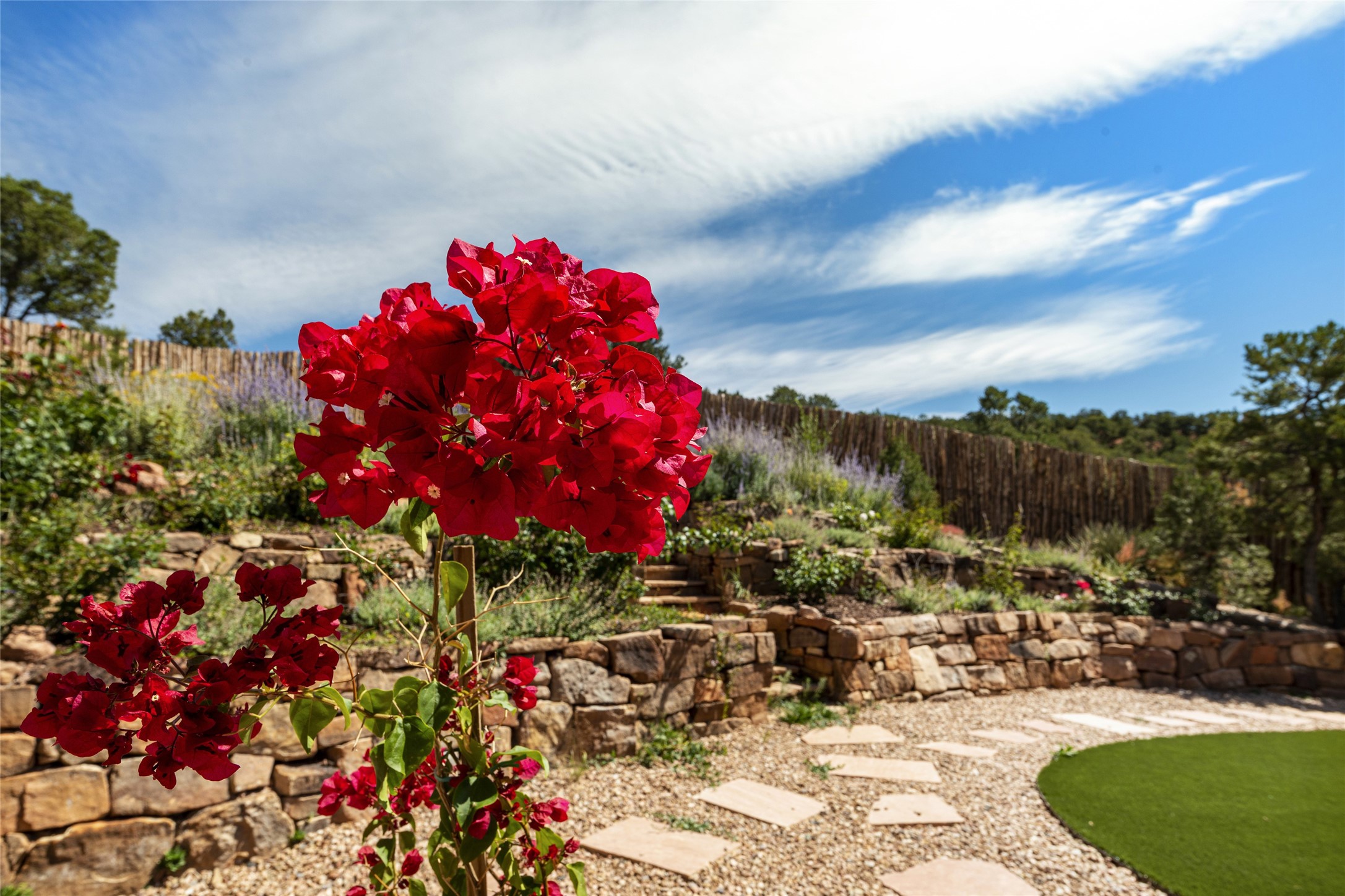 1062 Sierra Del Norte