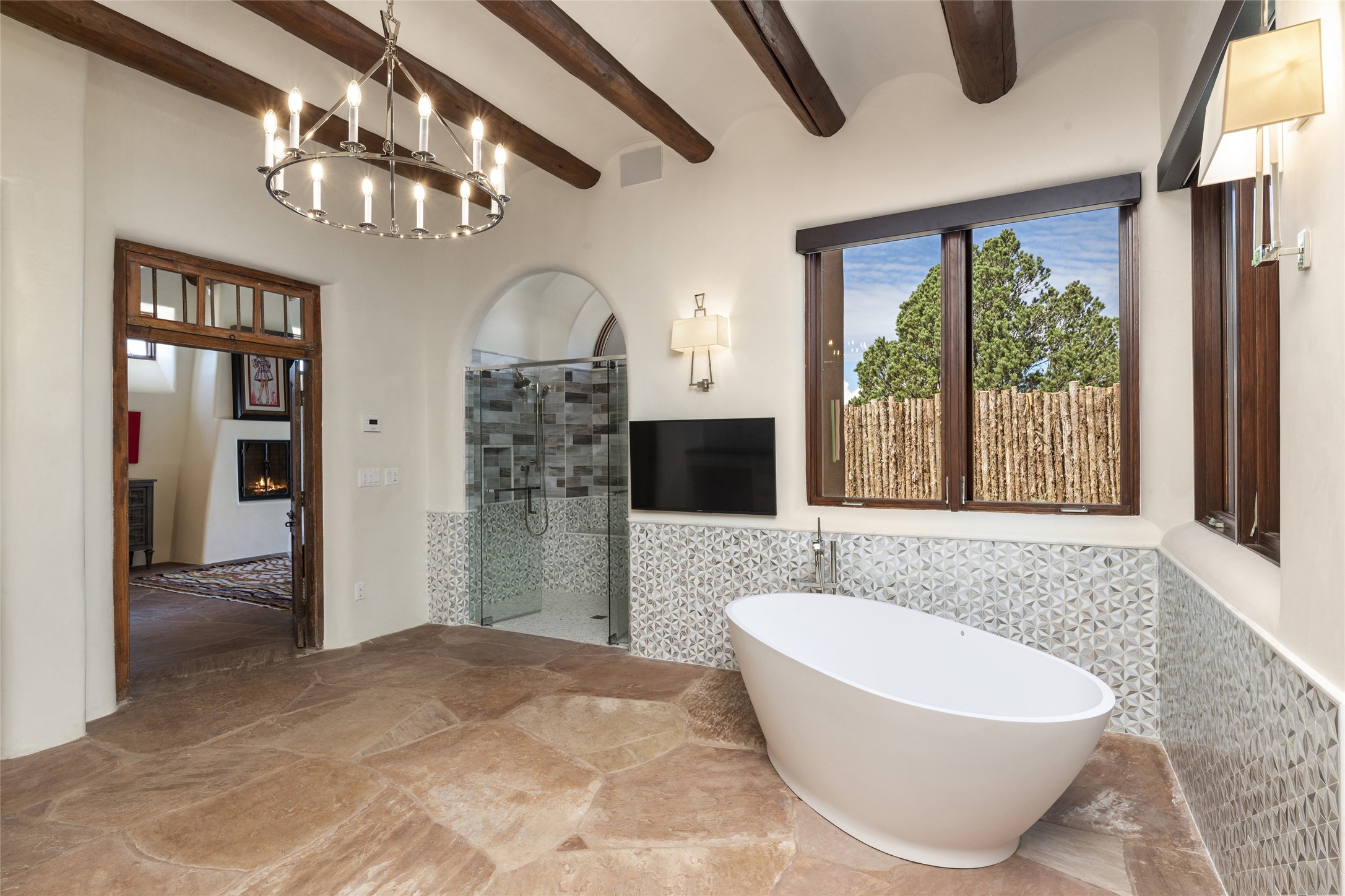 1062 Sierra Del Norte