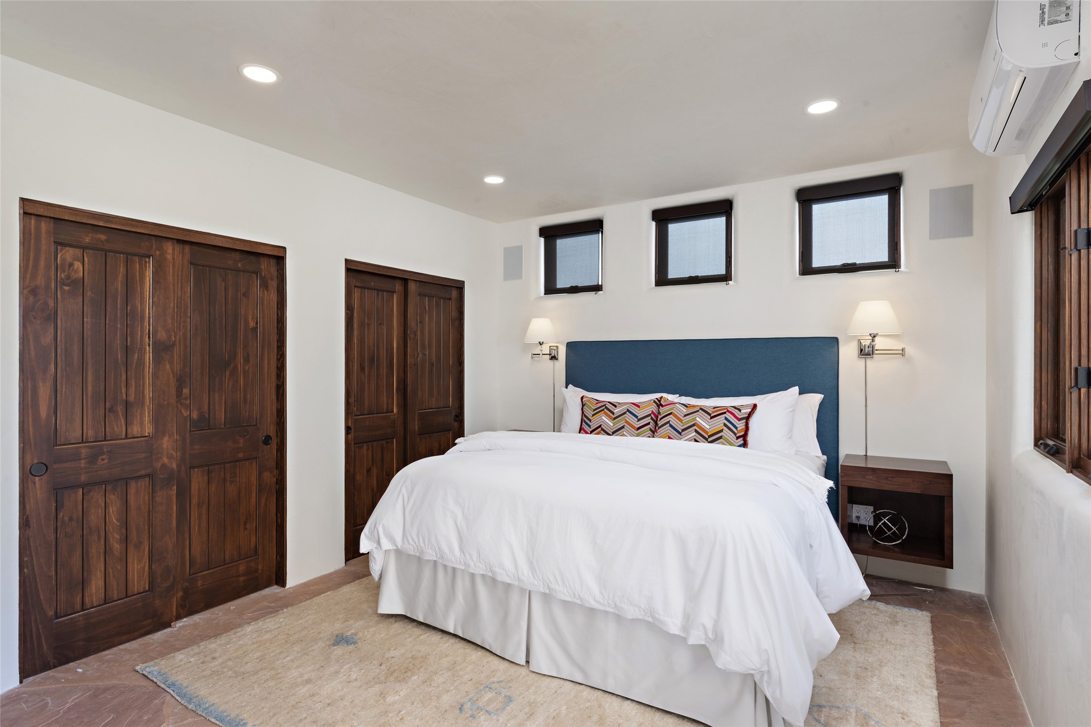 1062 Sierra Del Norte