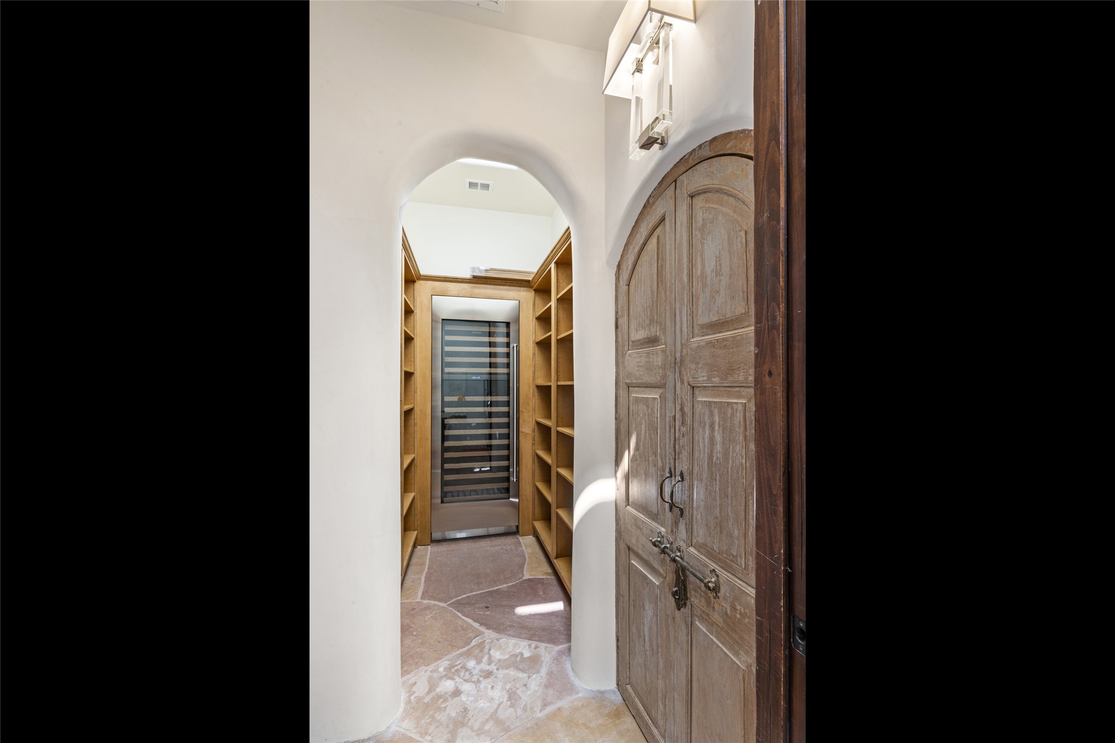 1062 Sierra Del Norte