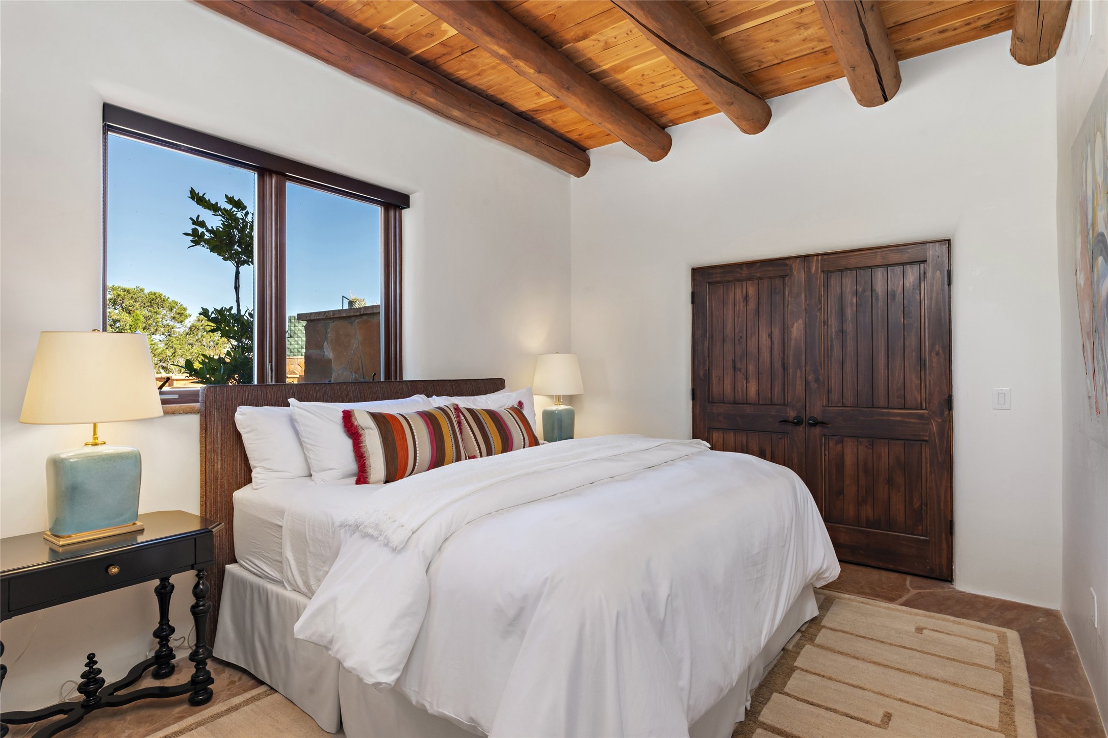 1062 Sierra Del Norte