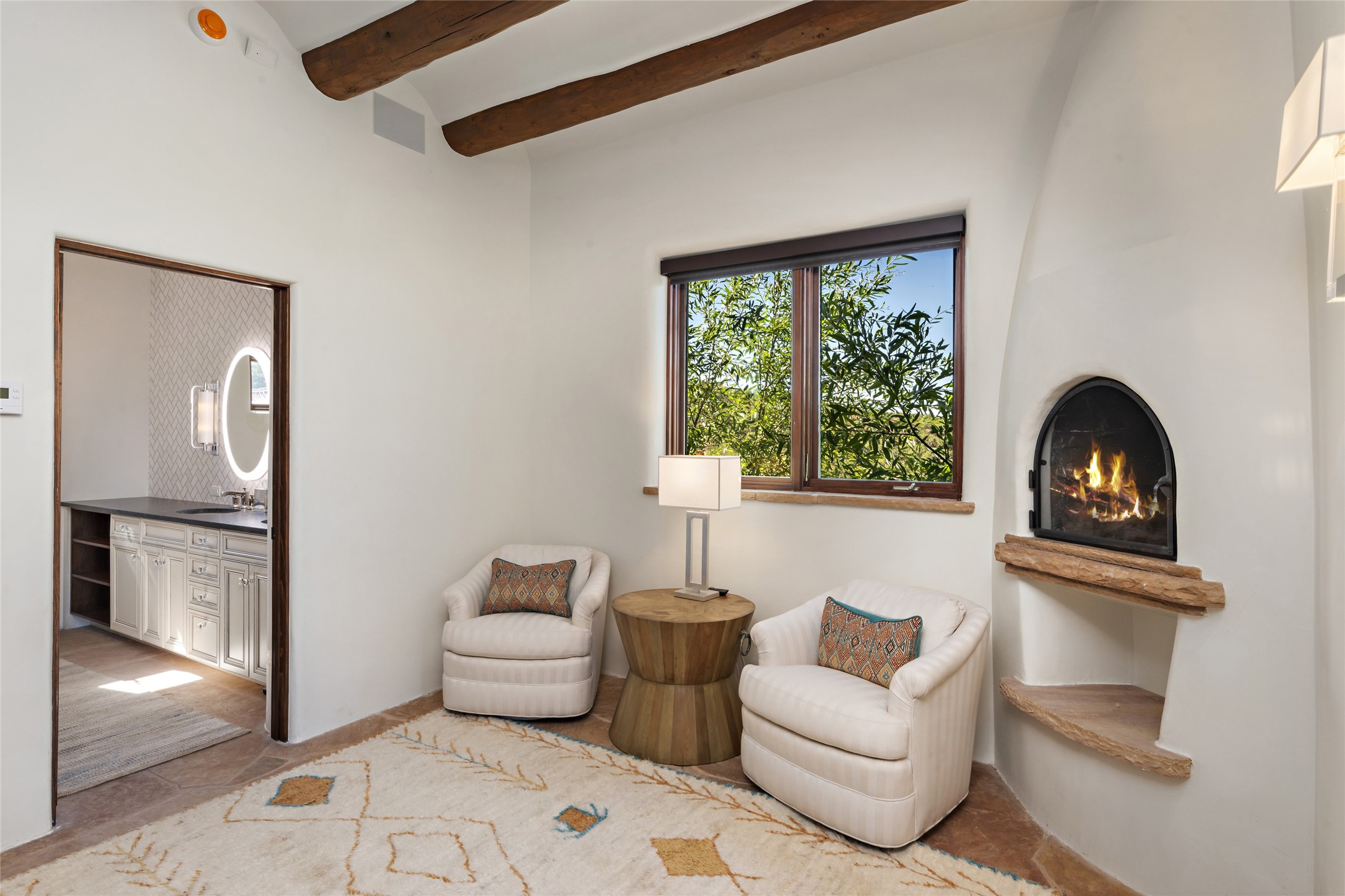 1062 Sierra Del Norte