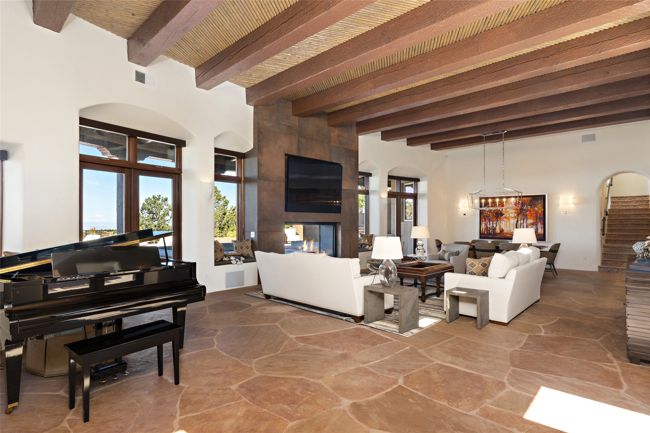 1062 Sierra Del Norte