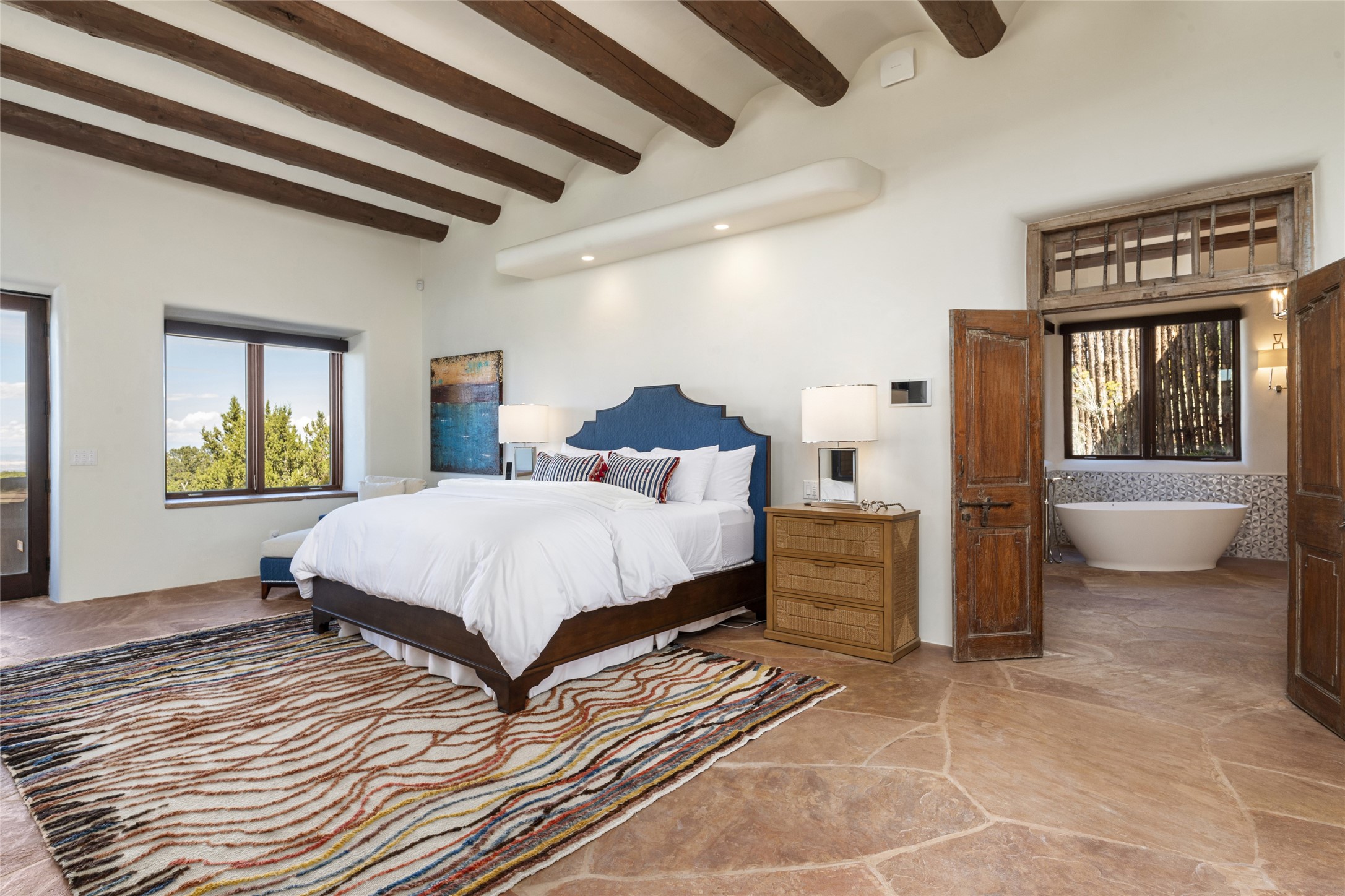 1062 Sierra Del Norte