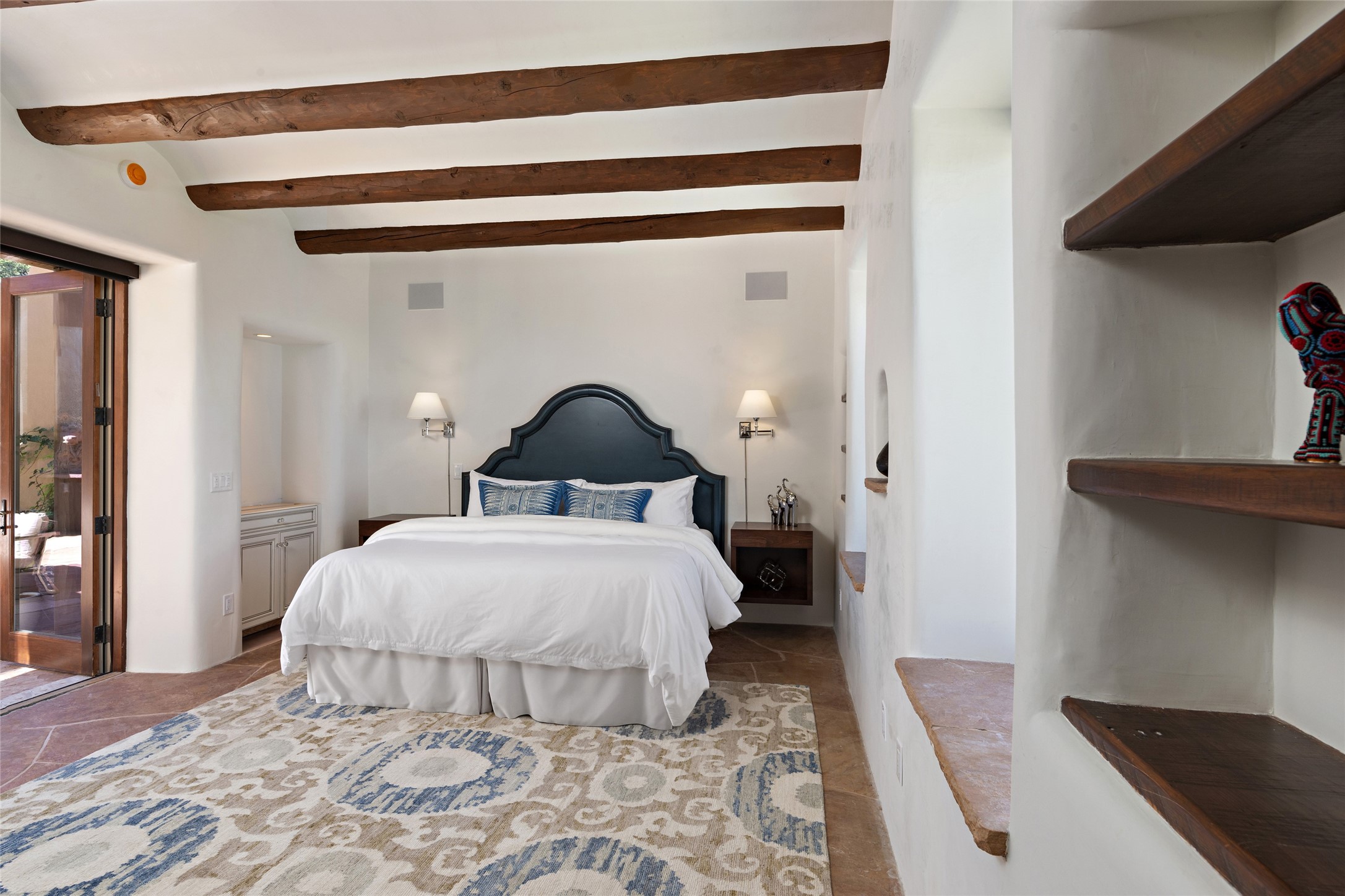 1062 Sierra Del Norte