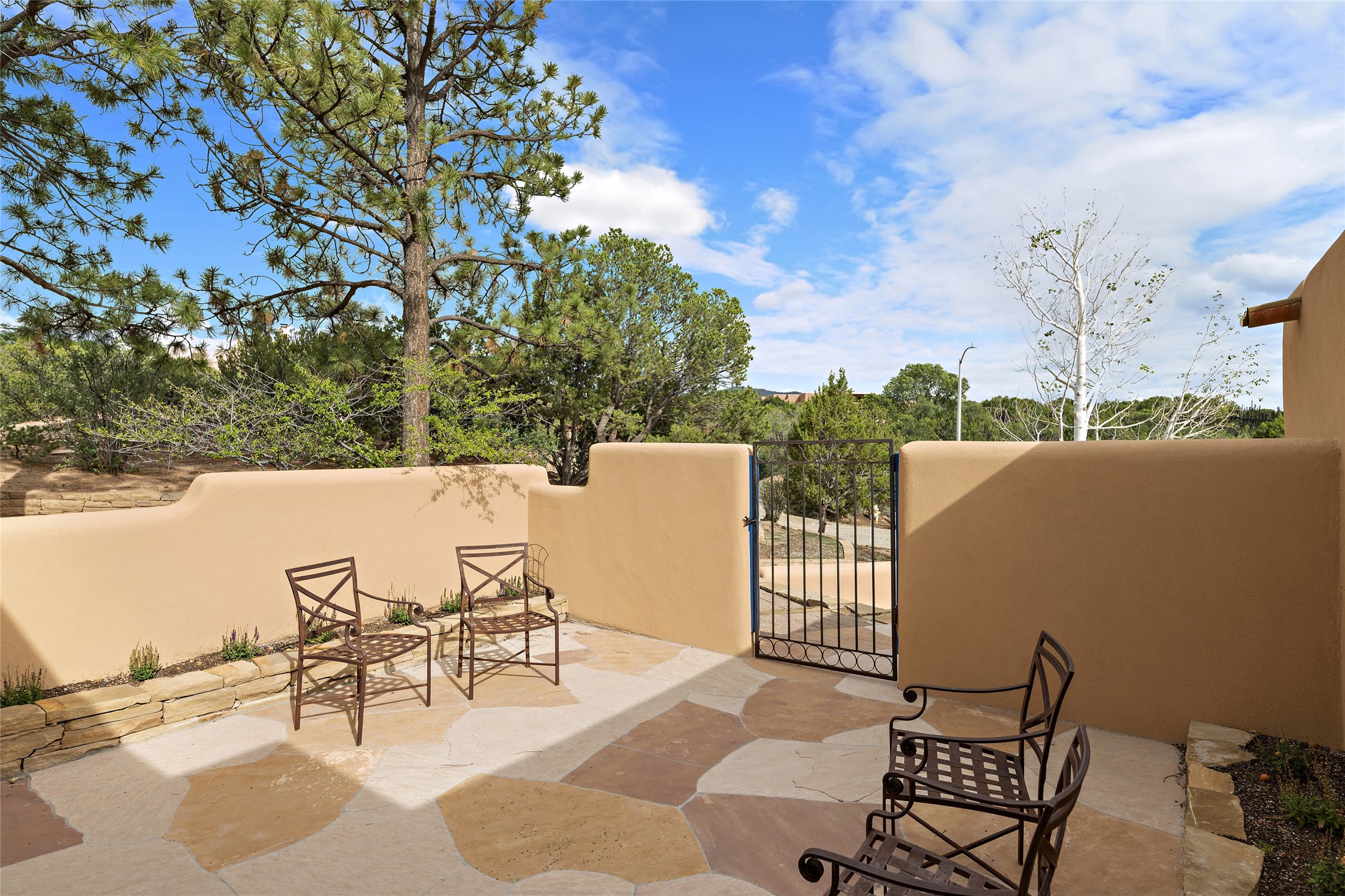 368 Calle Loma Norte