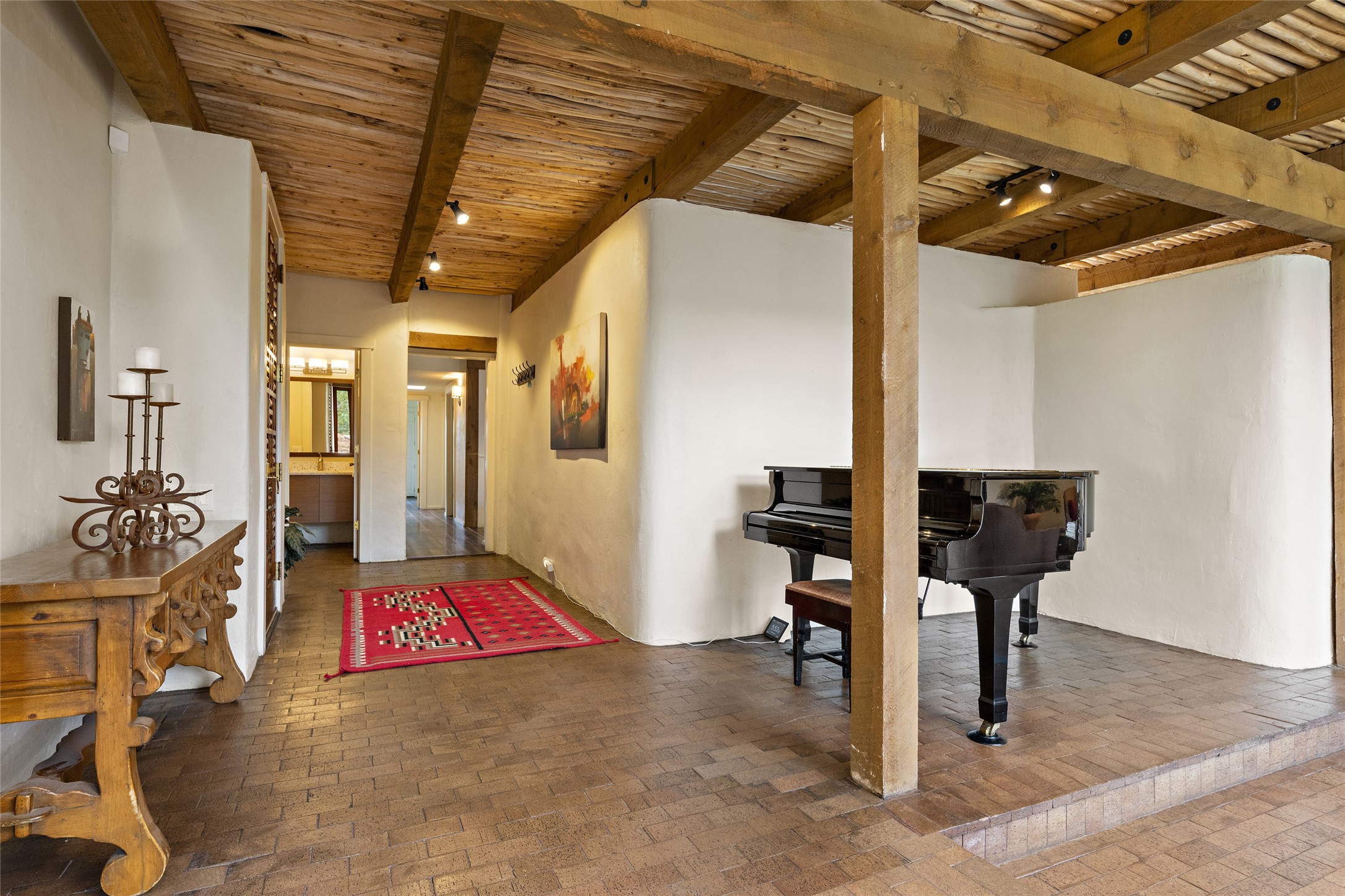 368 Calle Loma Norte