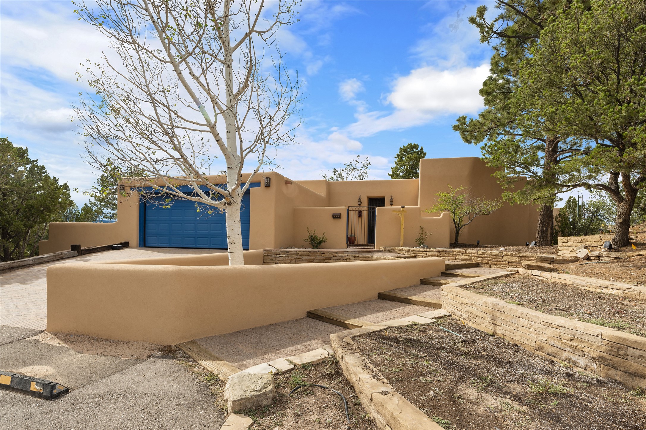 368 Calle Loma Norte