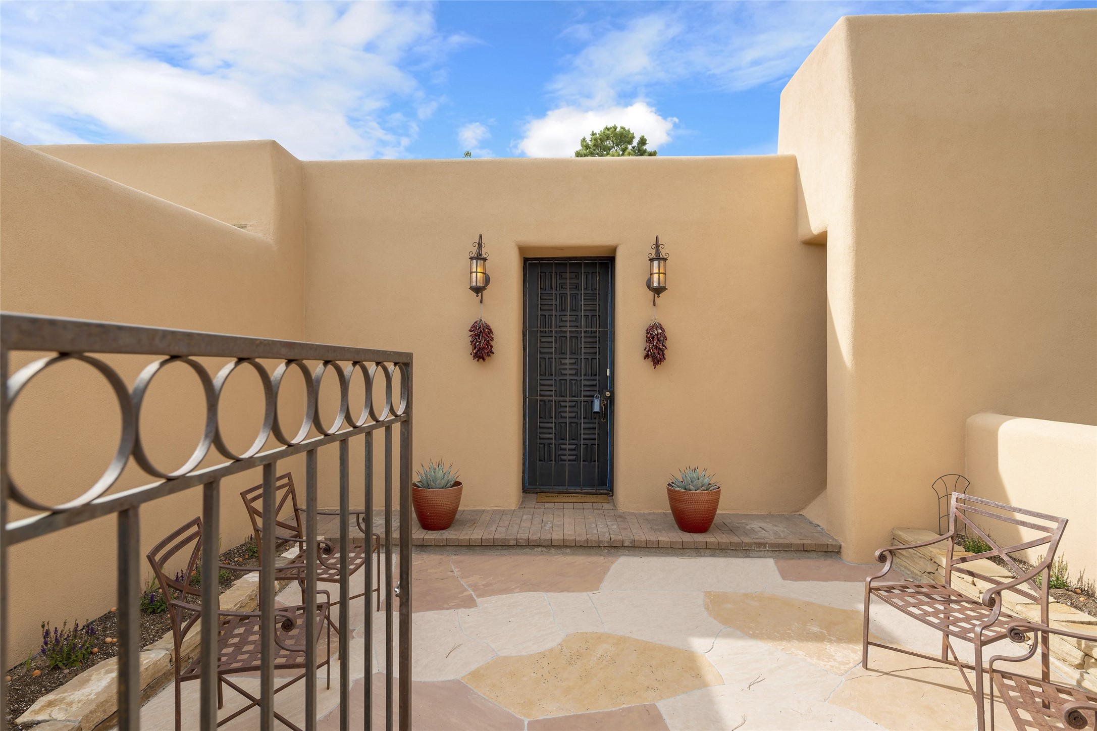 368 Calle Loma Norte