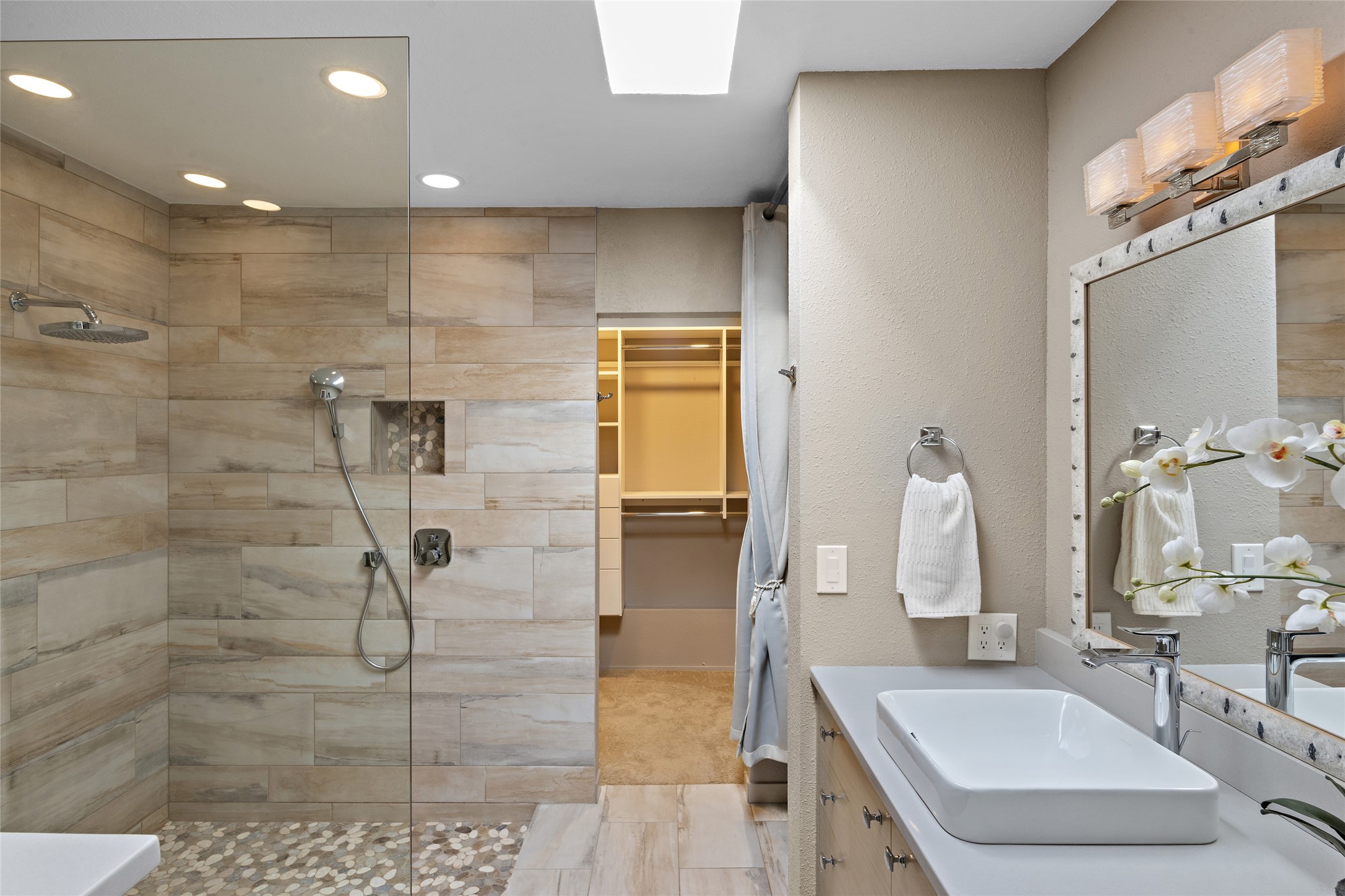 368 Calle Loma Norte