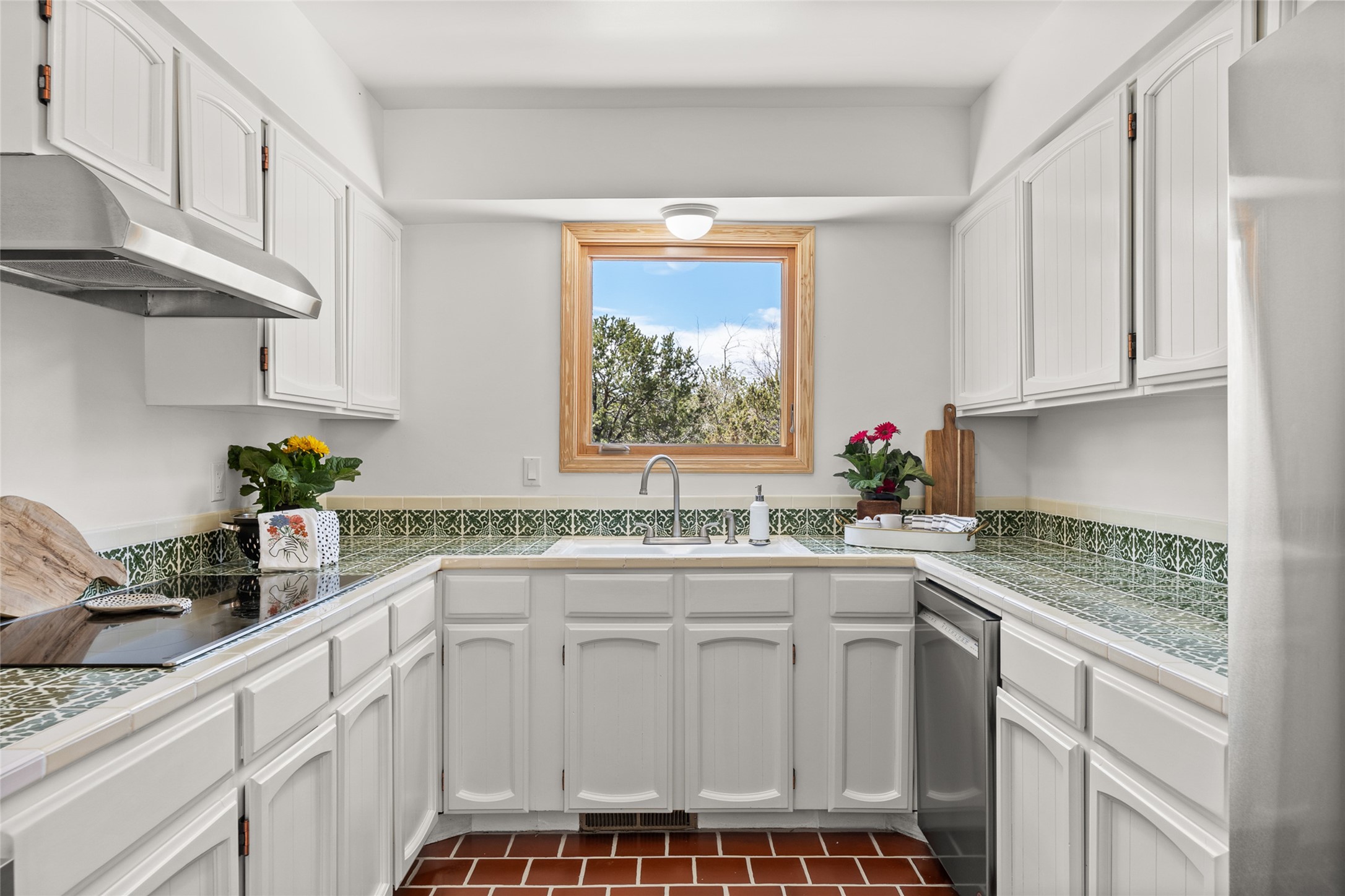 1094 Governor Dempsey Drive