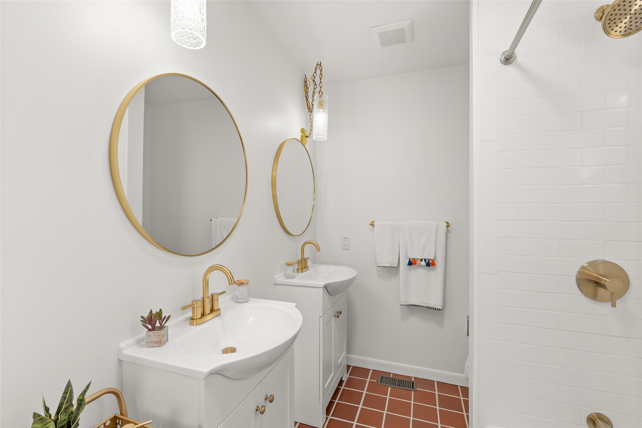 1094 Governor Dempsey Drive