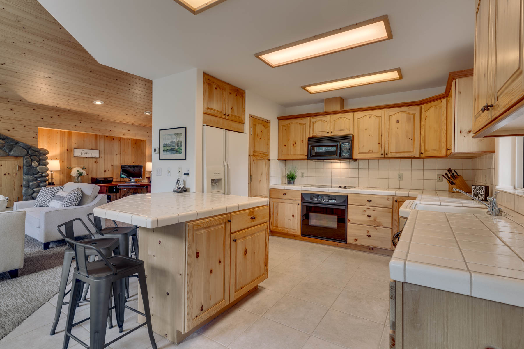 634 Agate Rd. 