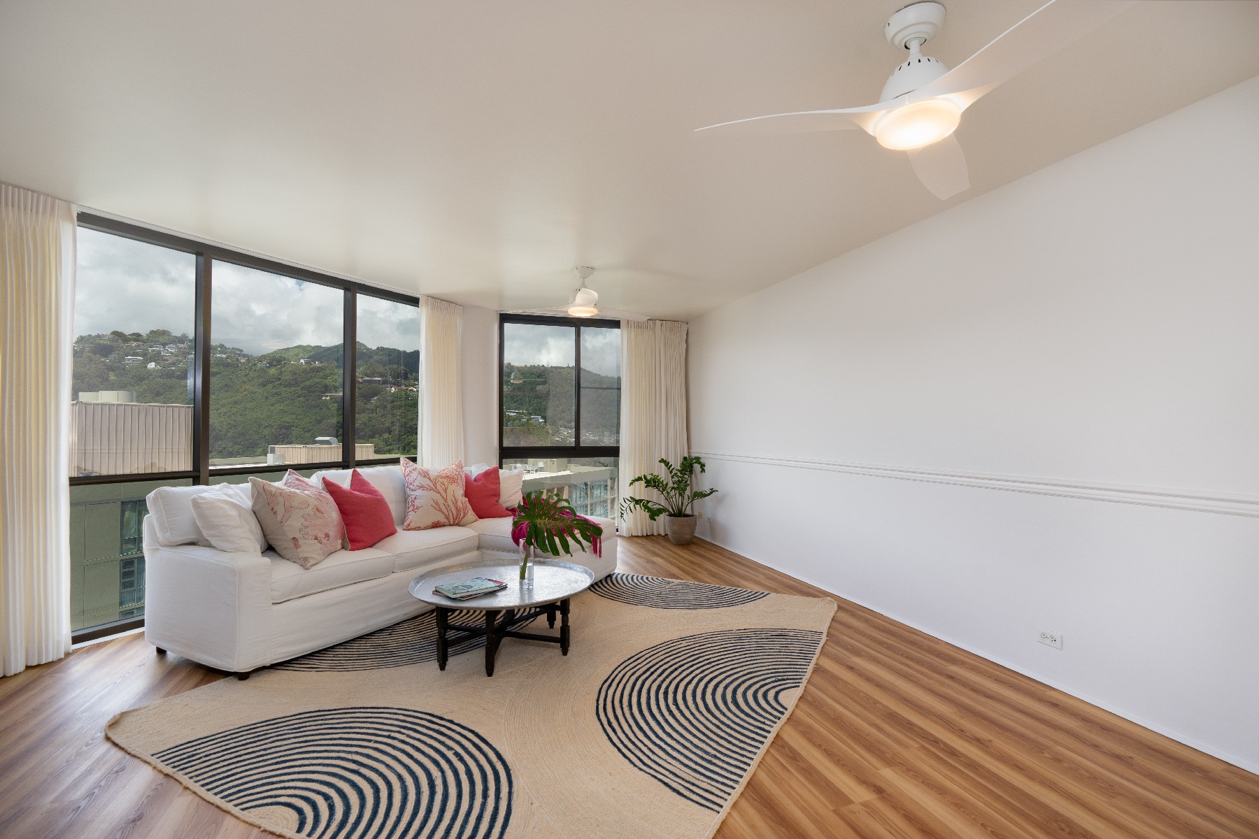 2101 Nuuanu Avenue #1807
