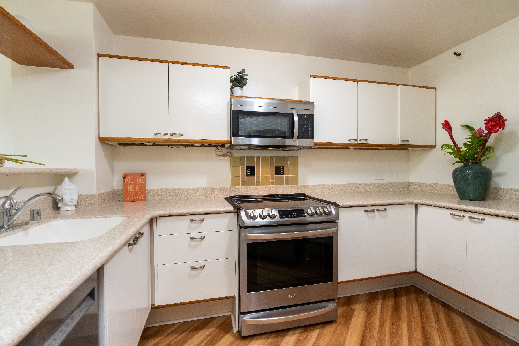 2101 Nuuanu Avenue #1807