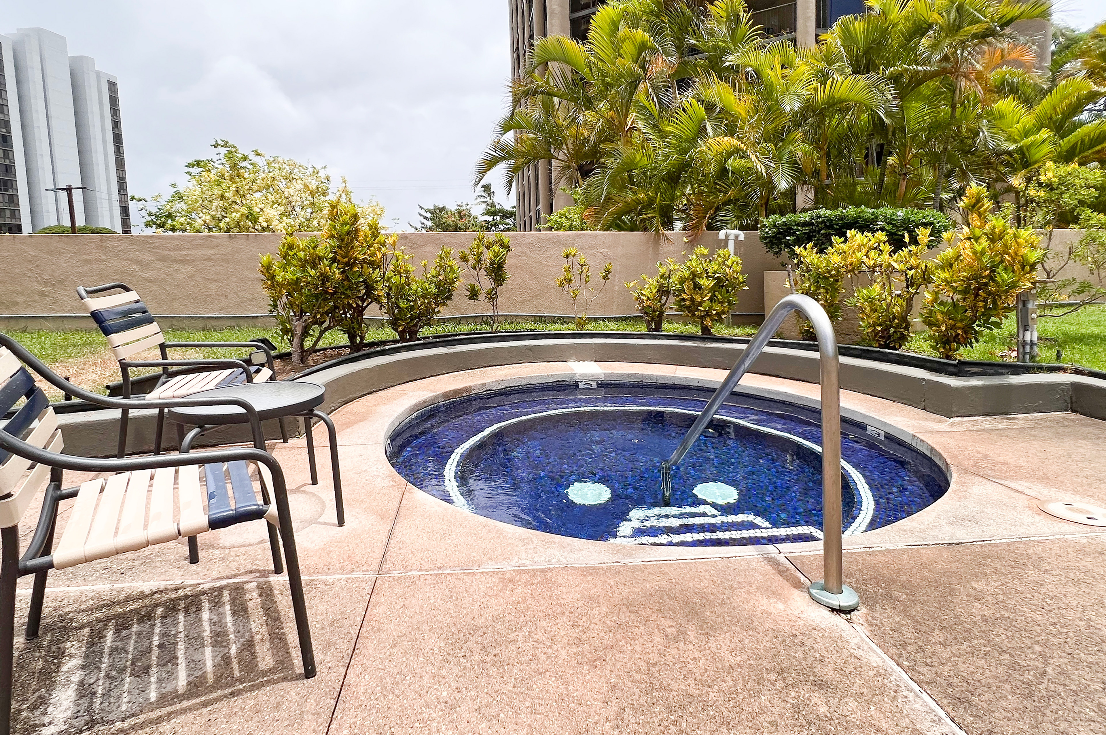 2101 Nuuanu Avenue #1807