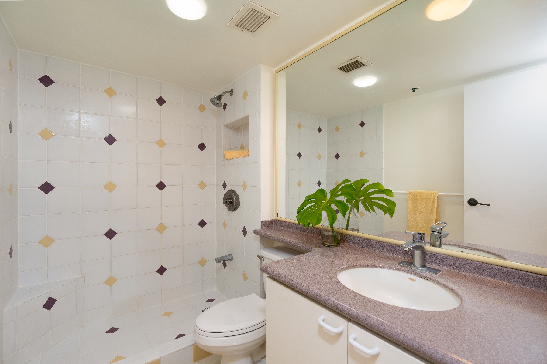 2101 Nuuanu Avenue #1807