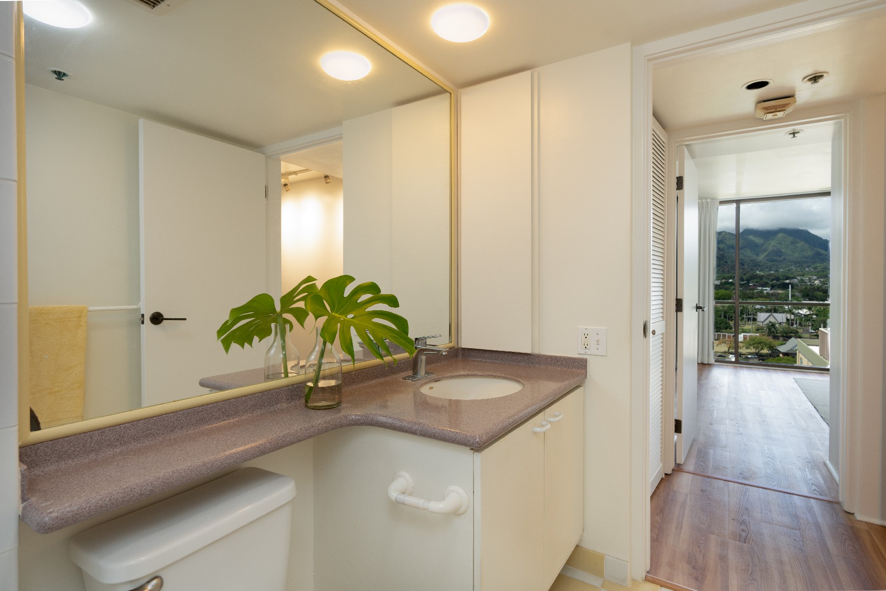 2101 Nuuanu Avenue #1807
