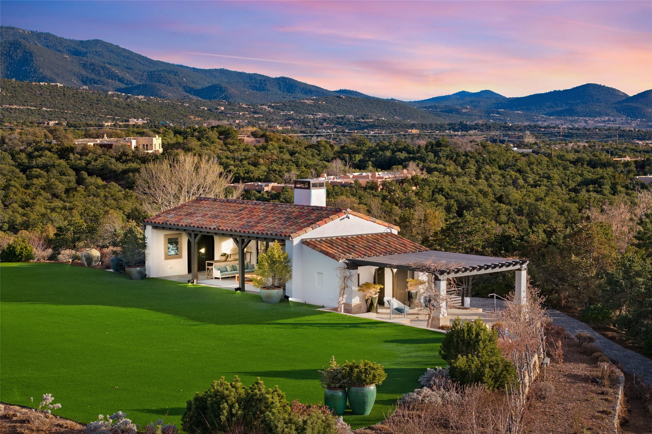 211 Camino Del Norte