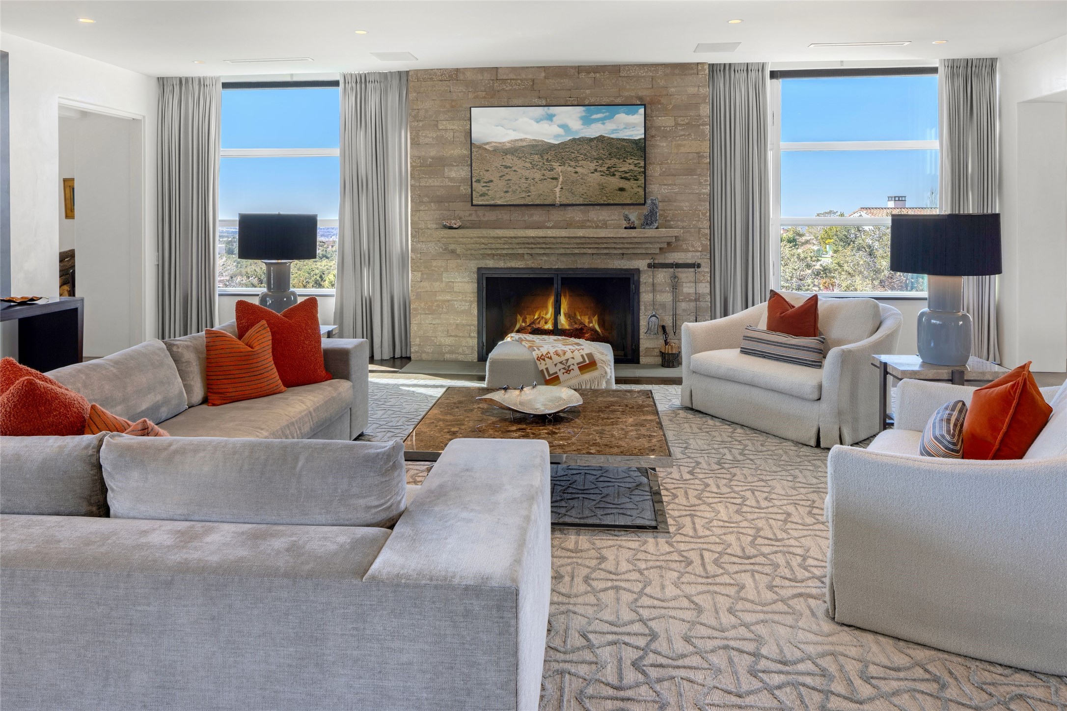 211 Camino Del Norte