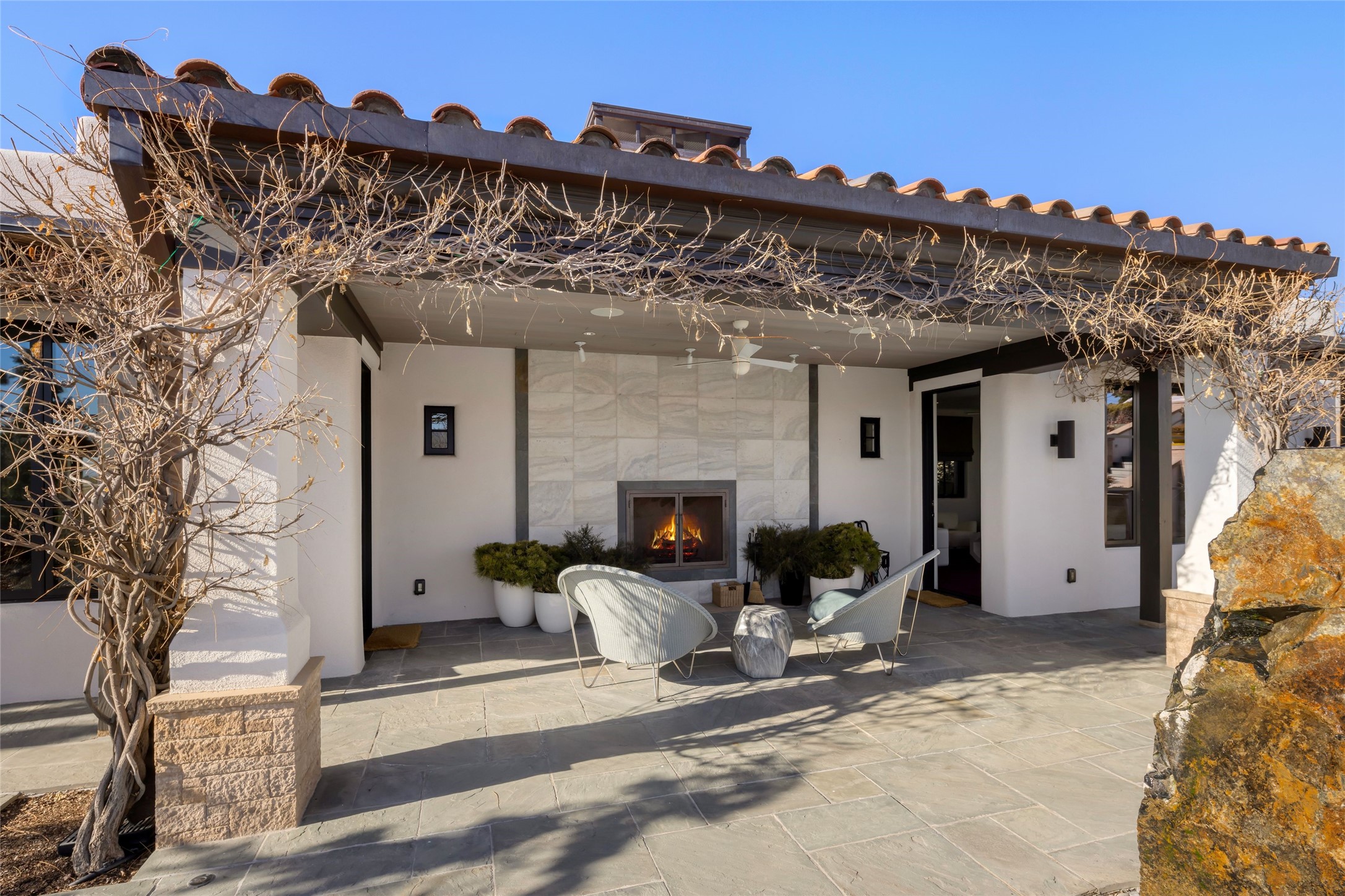 211 Camino Del Norte